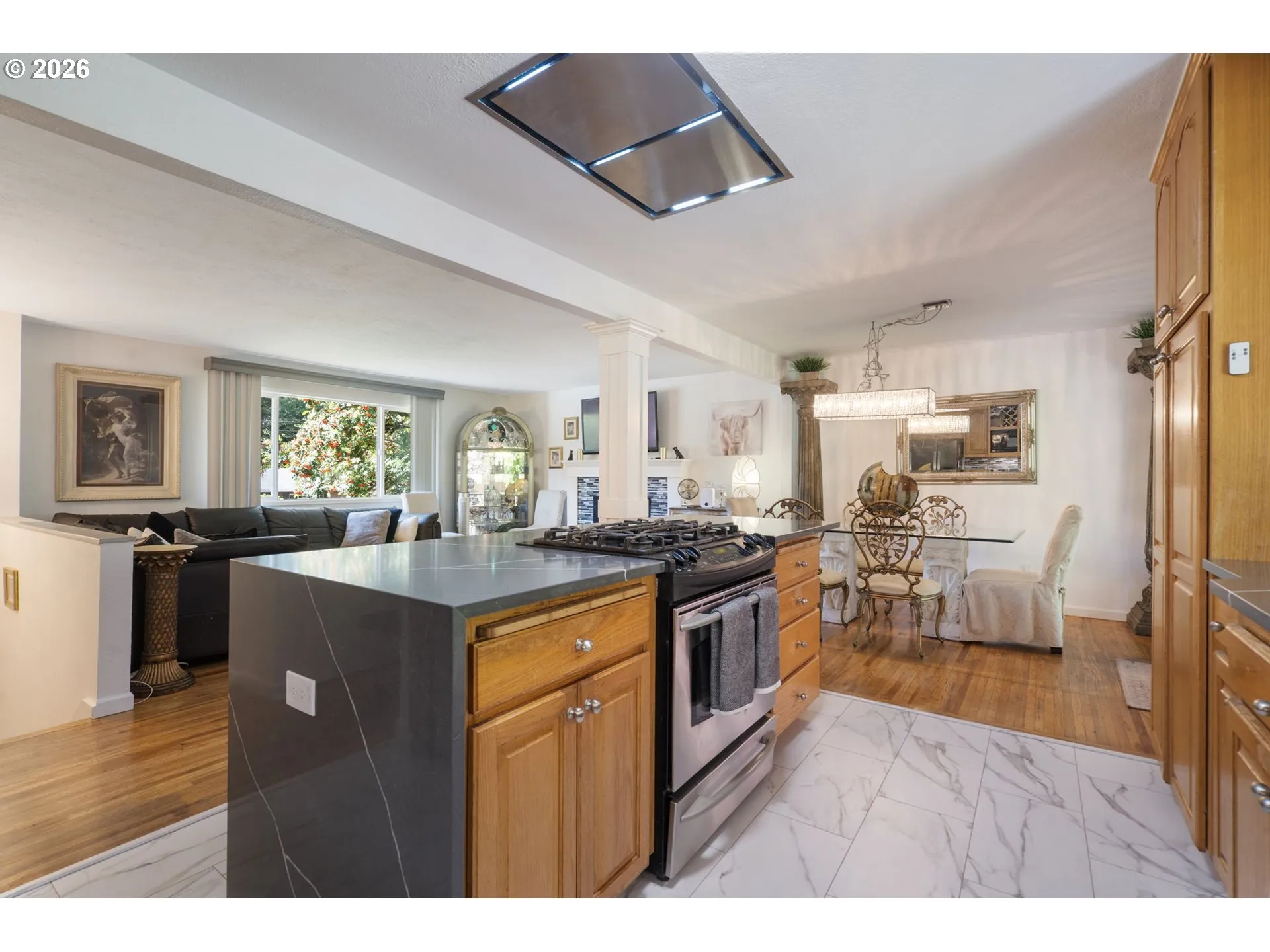 Kitchen-Cooking Island