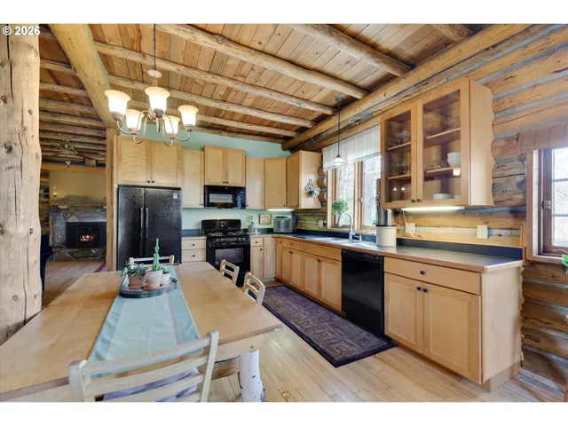 Kitchen-Eating Area