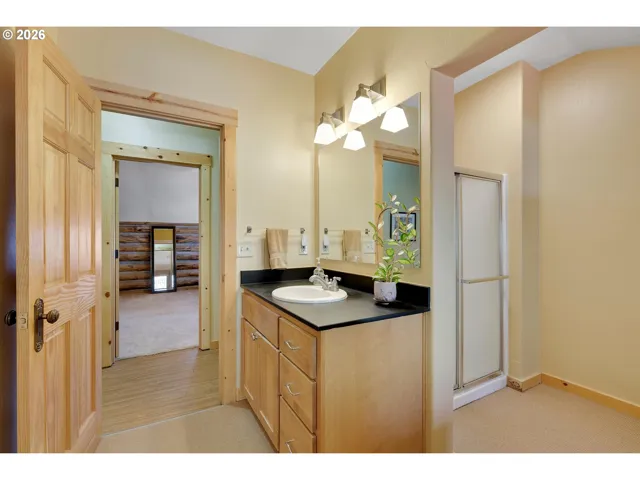 Bathroom-Upper