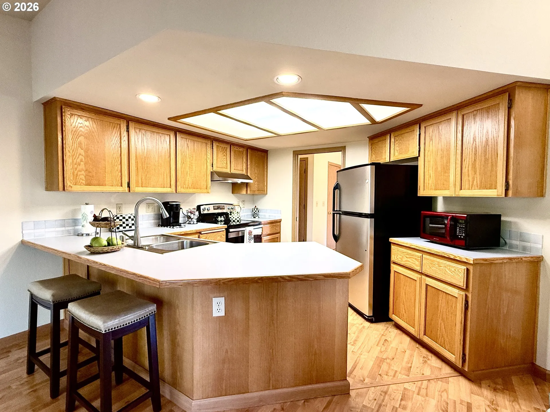 Kitchen-Breakfast Bar