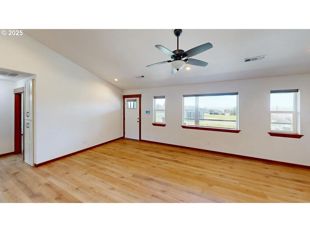 Living Room-Ceiling Fan