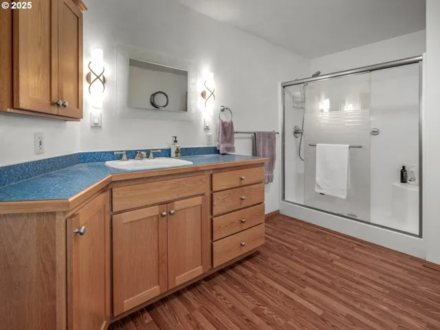 Bathroom, Attached