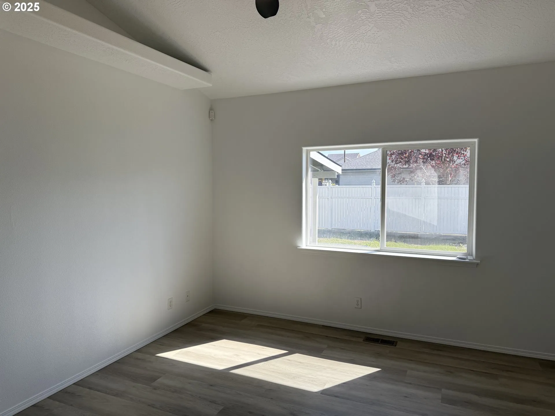Bedroom, Primary
