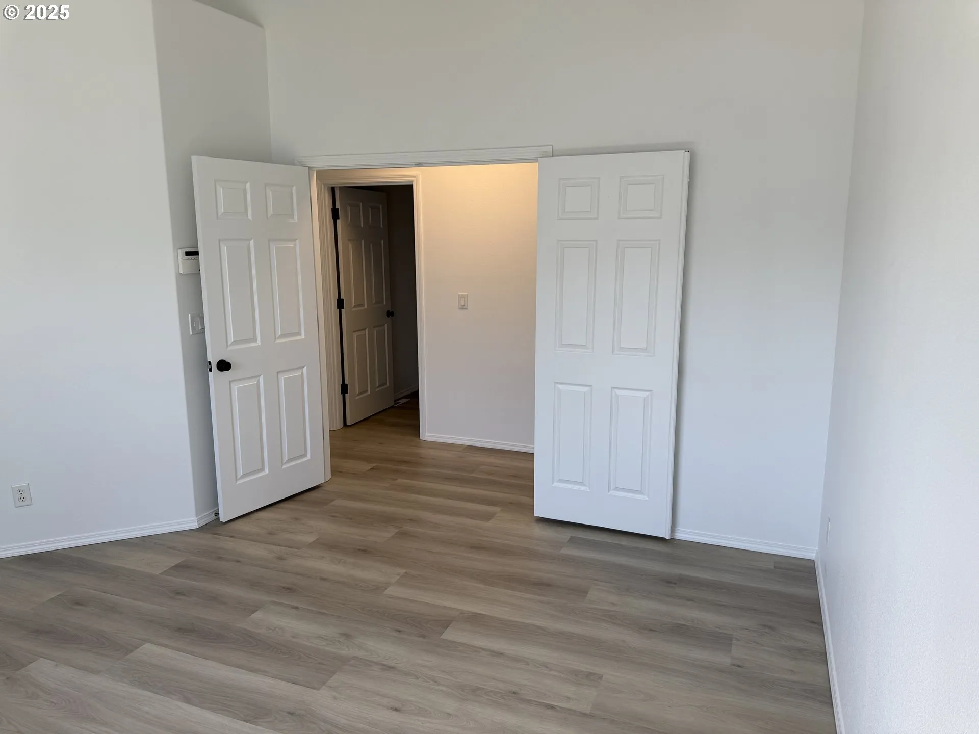 Bedroom, Primary