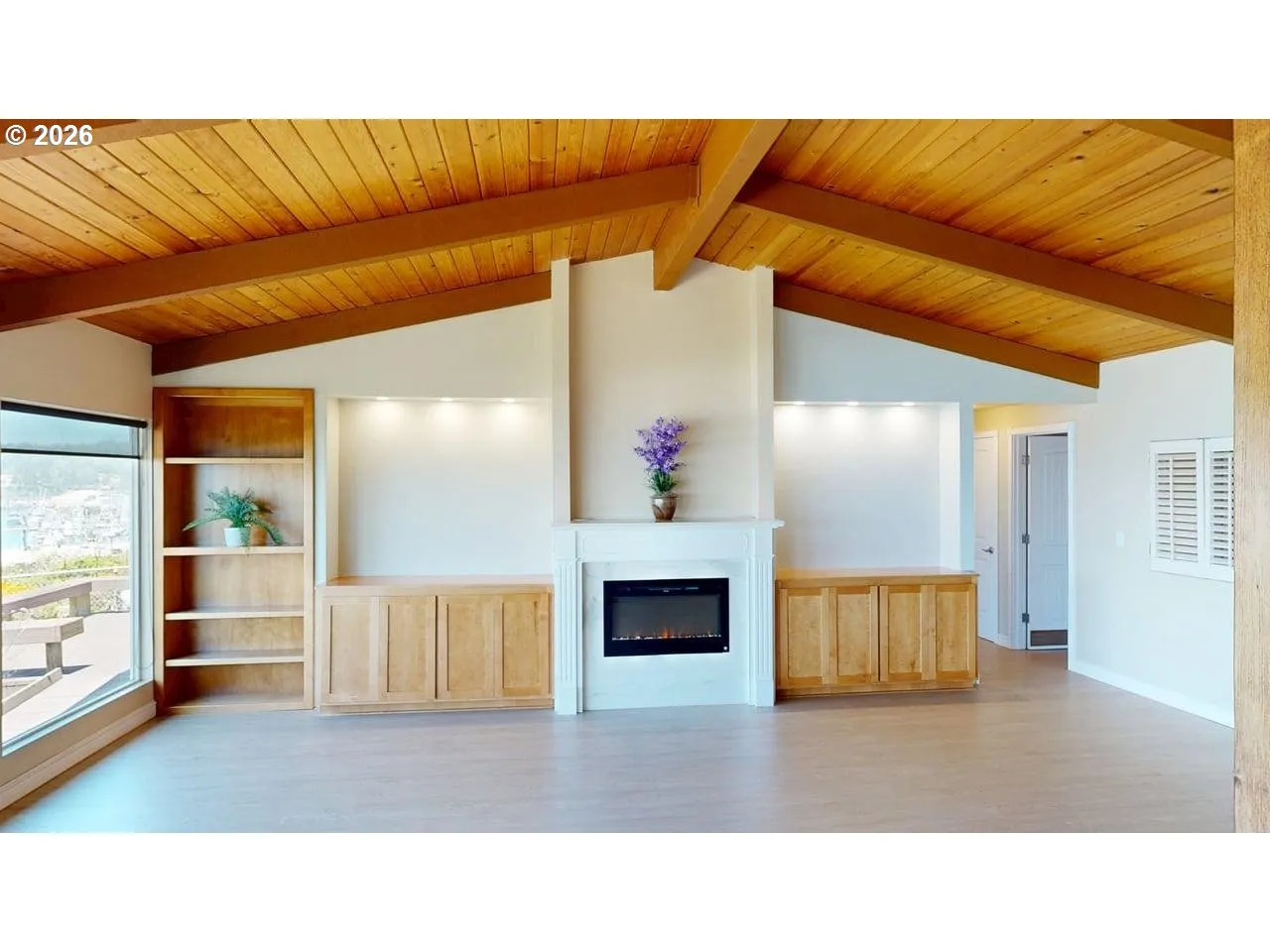 Living Room-Fireplace