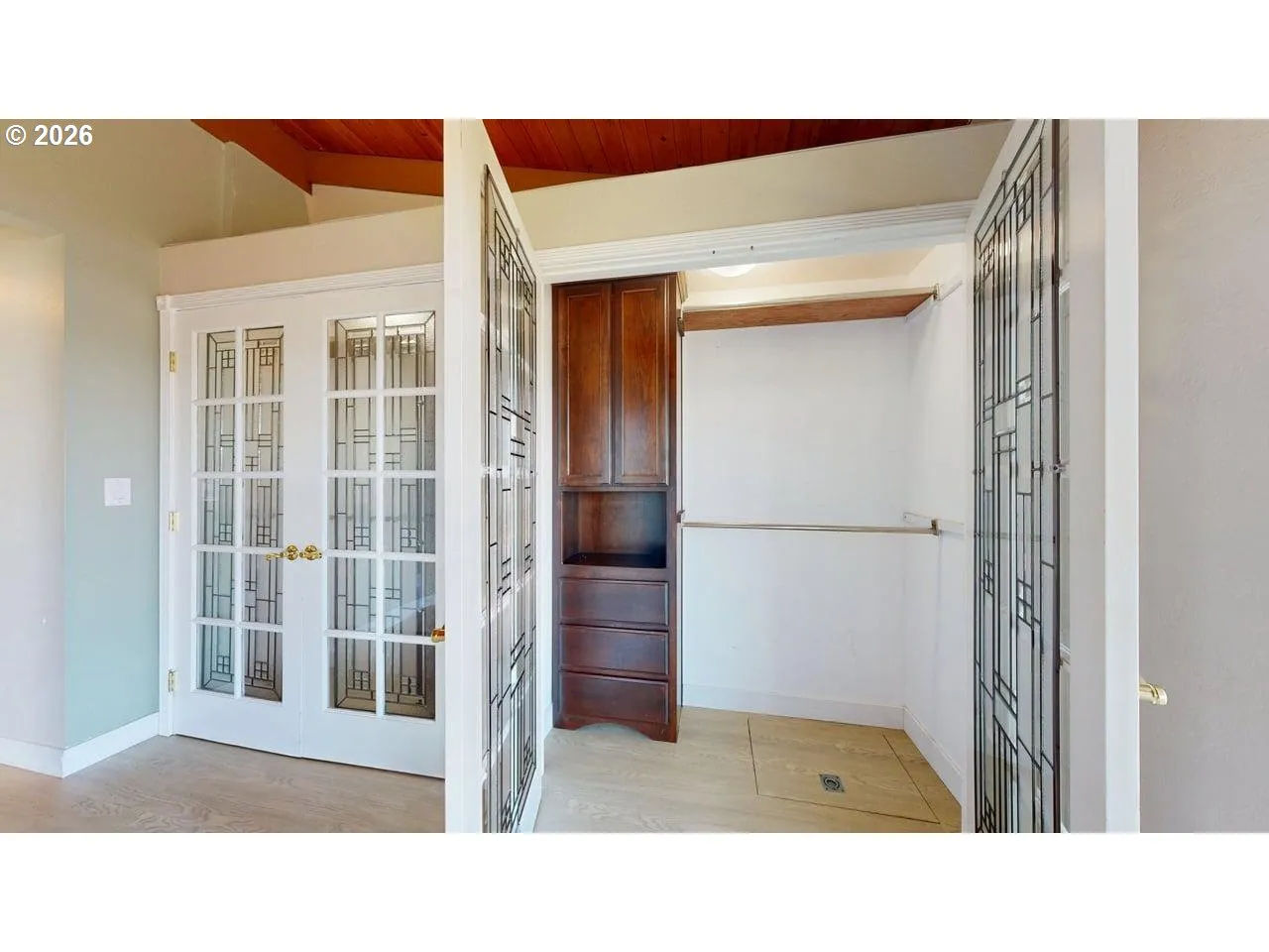 Bedroom, Primary