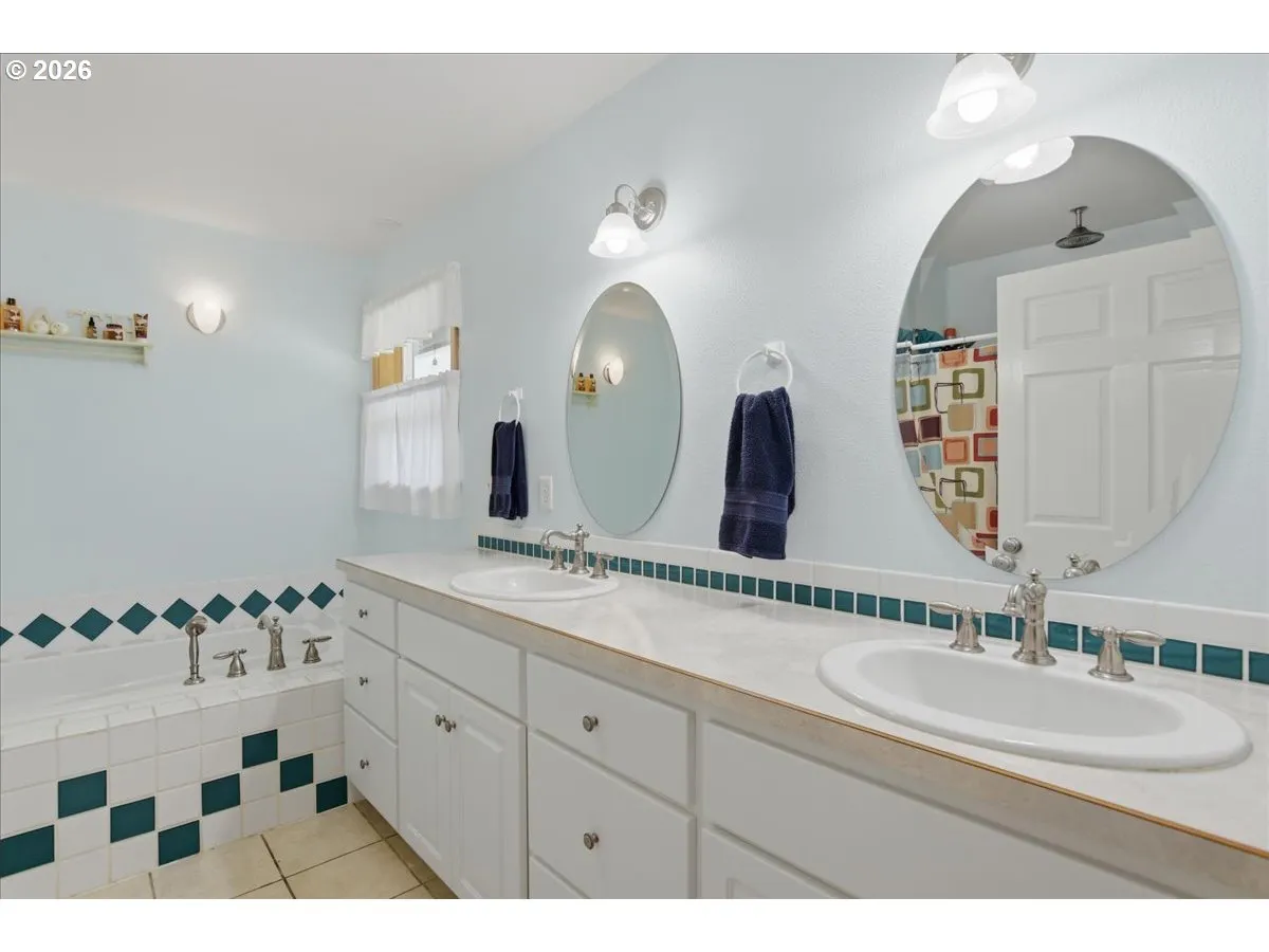 Owner's Suite Bathroom