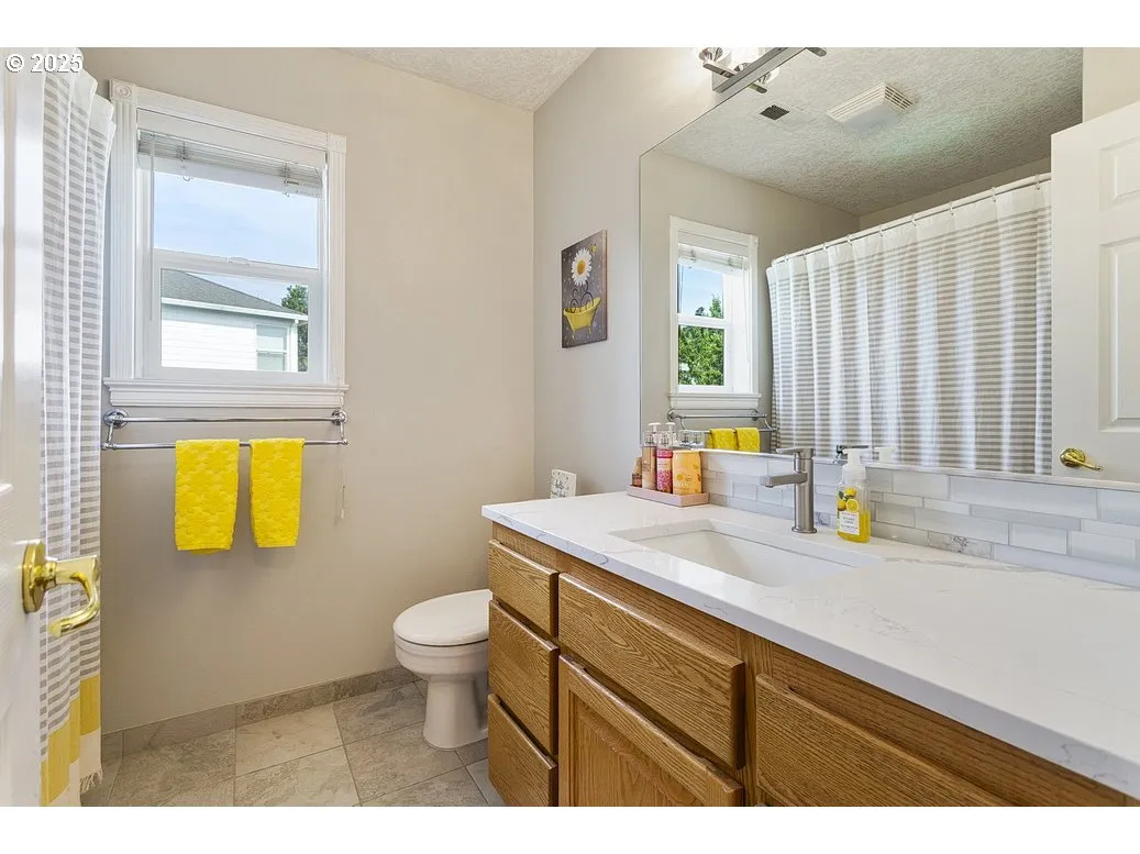Bathroom-Upper
