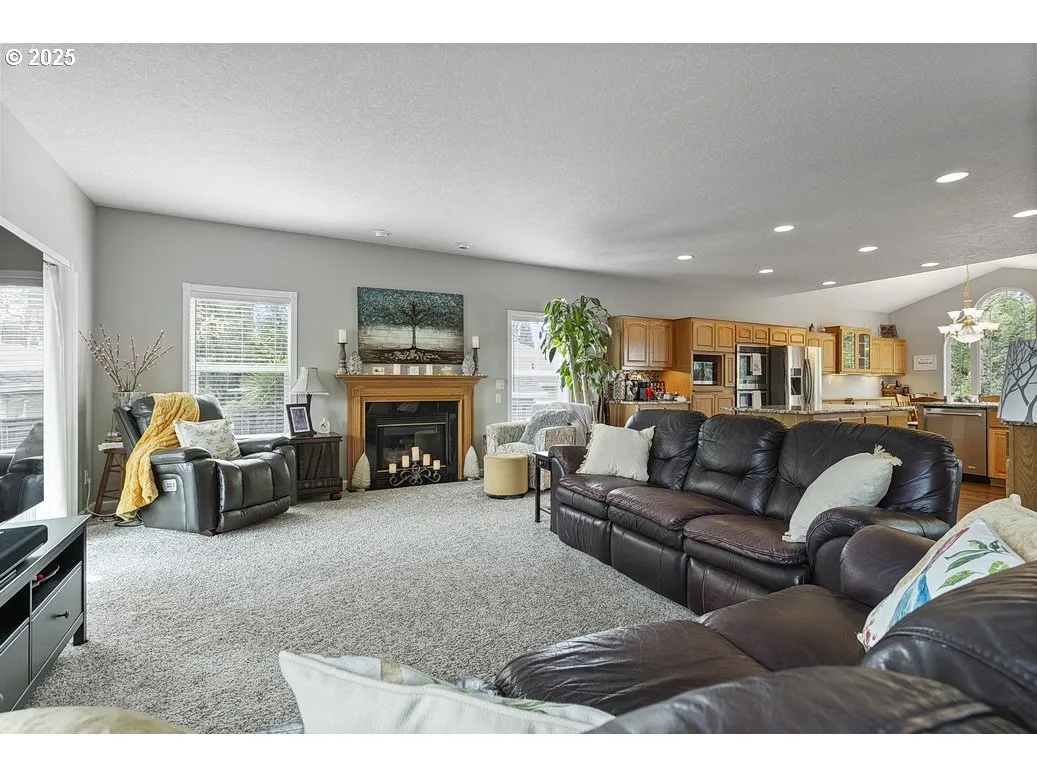 Living Room-Fireplace