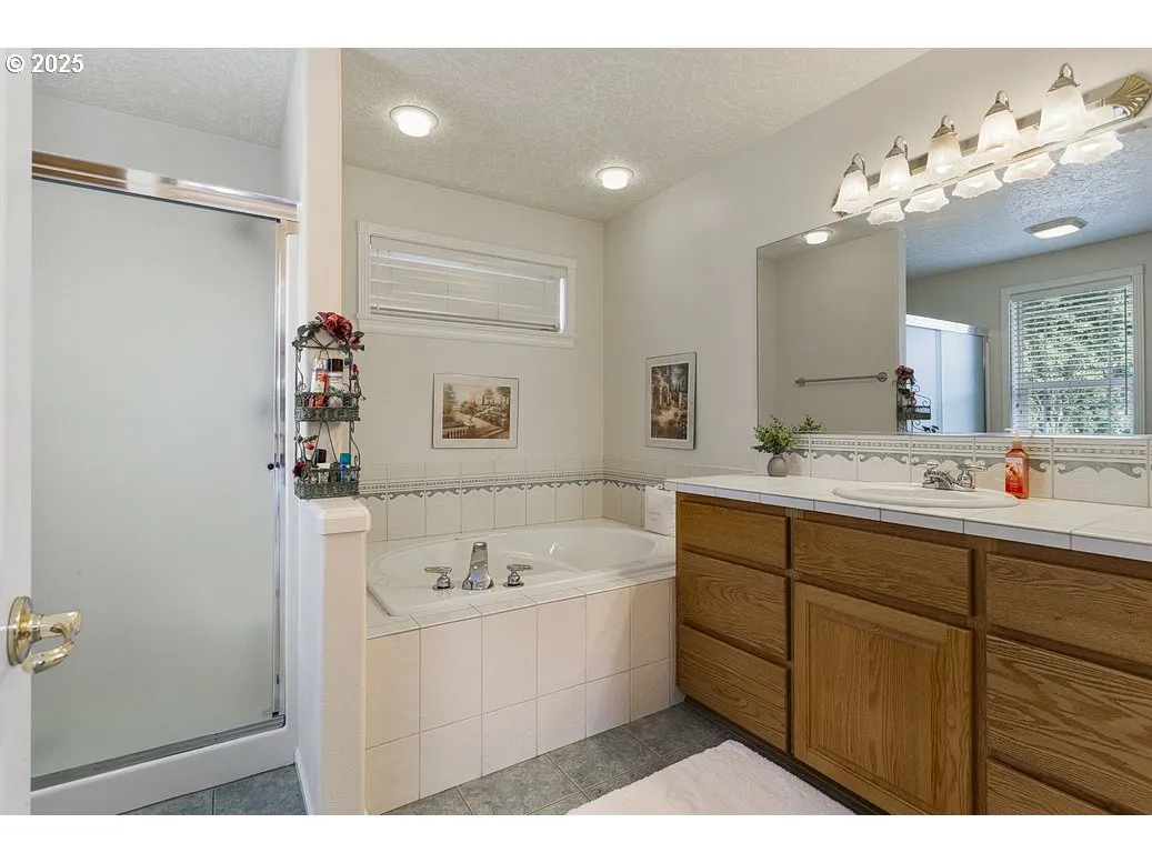 Owner's Suite Bathroom #2-Garden Tub