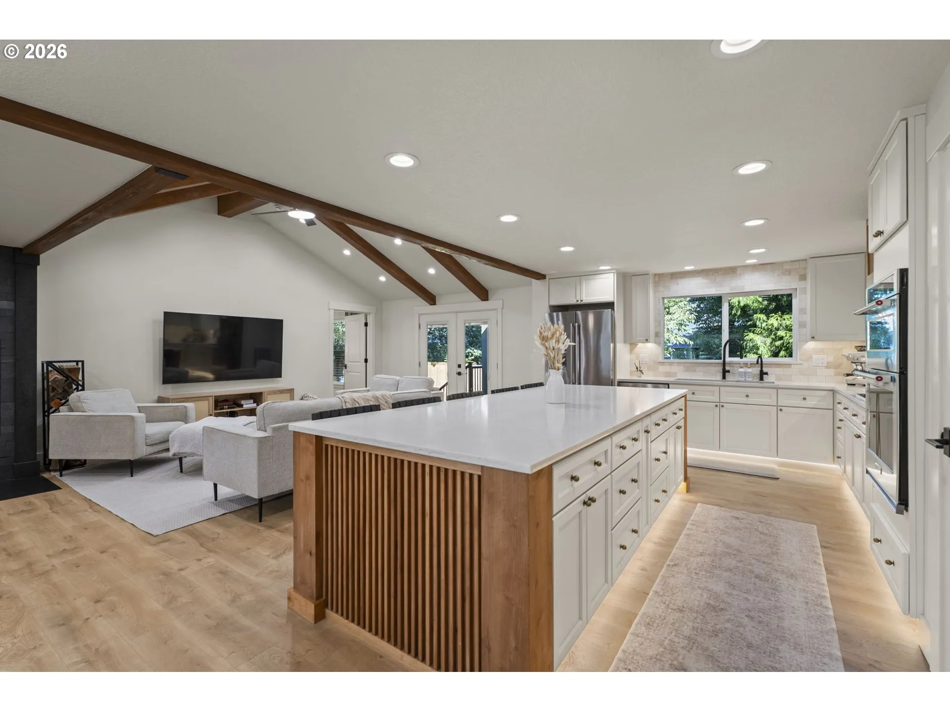 Kitchen/Family Room-Island