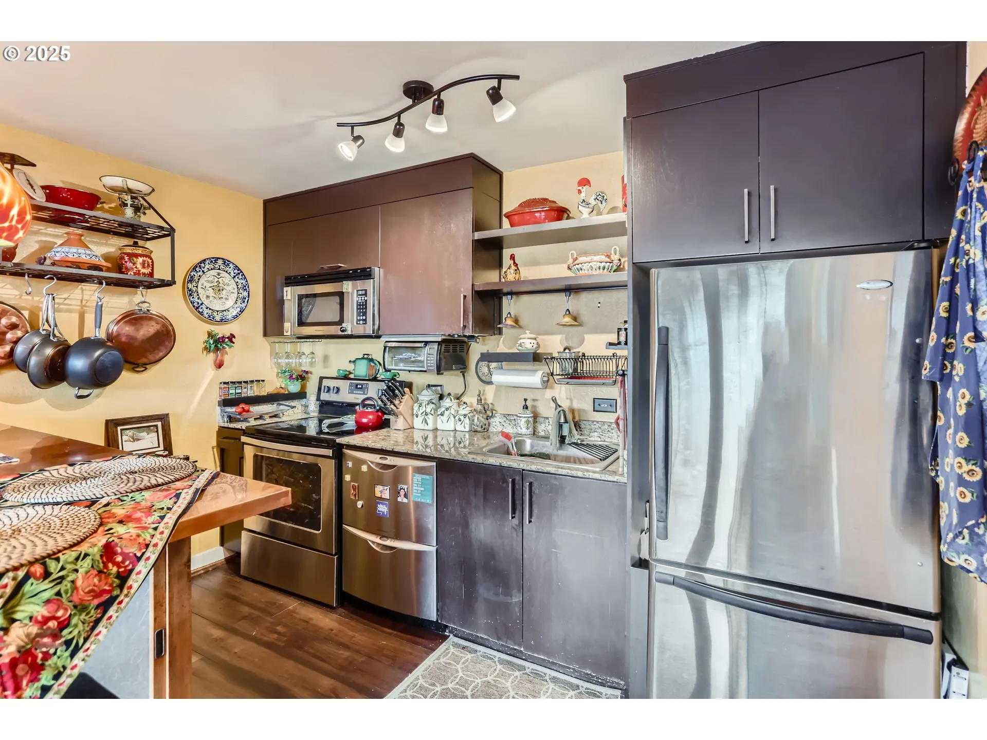 Kitchen-Wide Angle/Fisheye