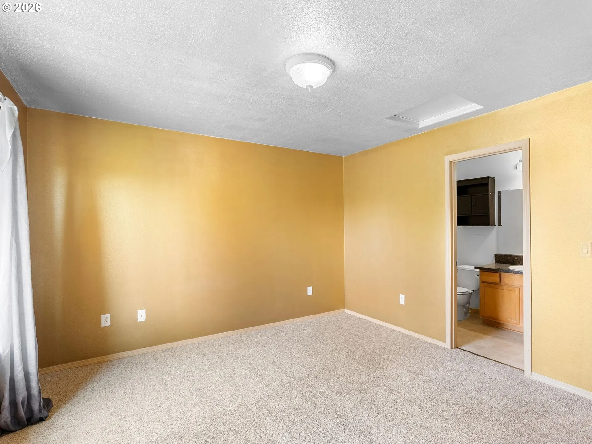 Bedroom, Primary
