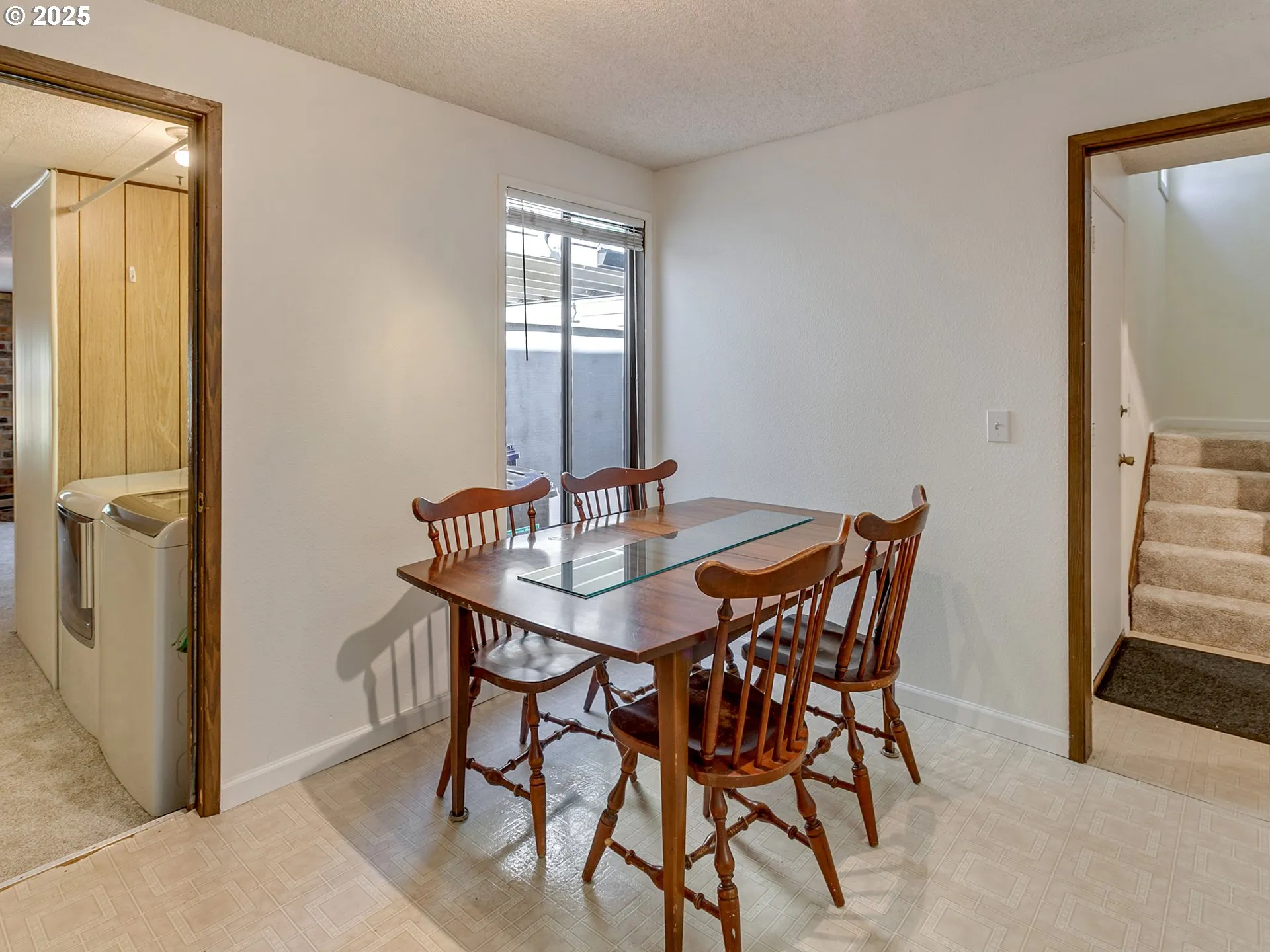 Kitchen-Eating Area