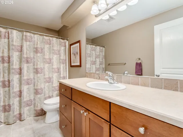 Bathroom-Upper