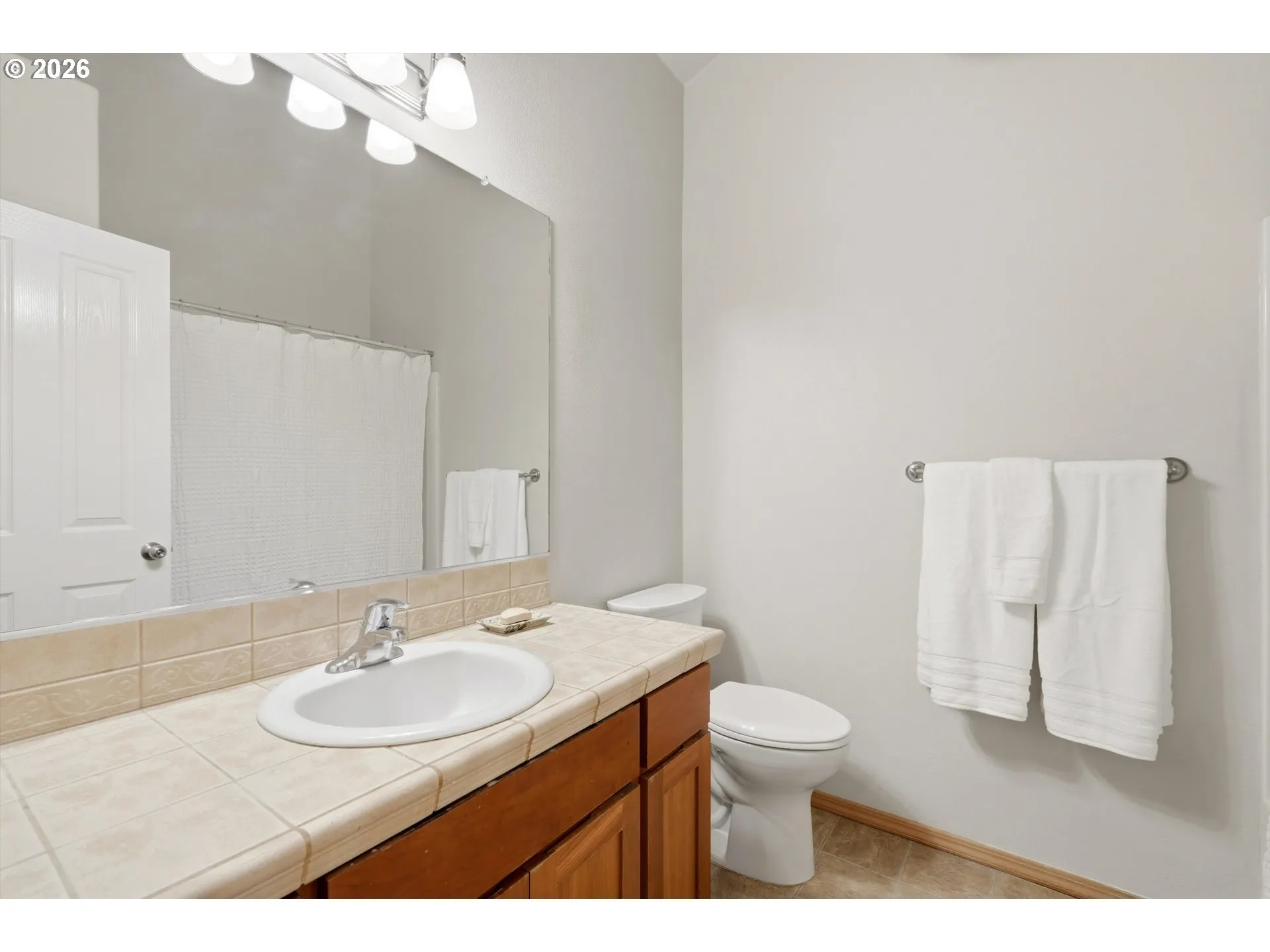 Bathroom-Upper