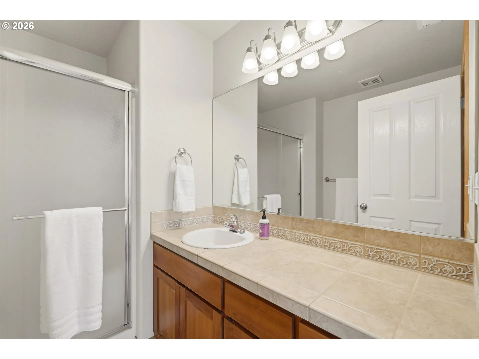 Bathroom, Attached-Upper