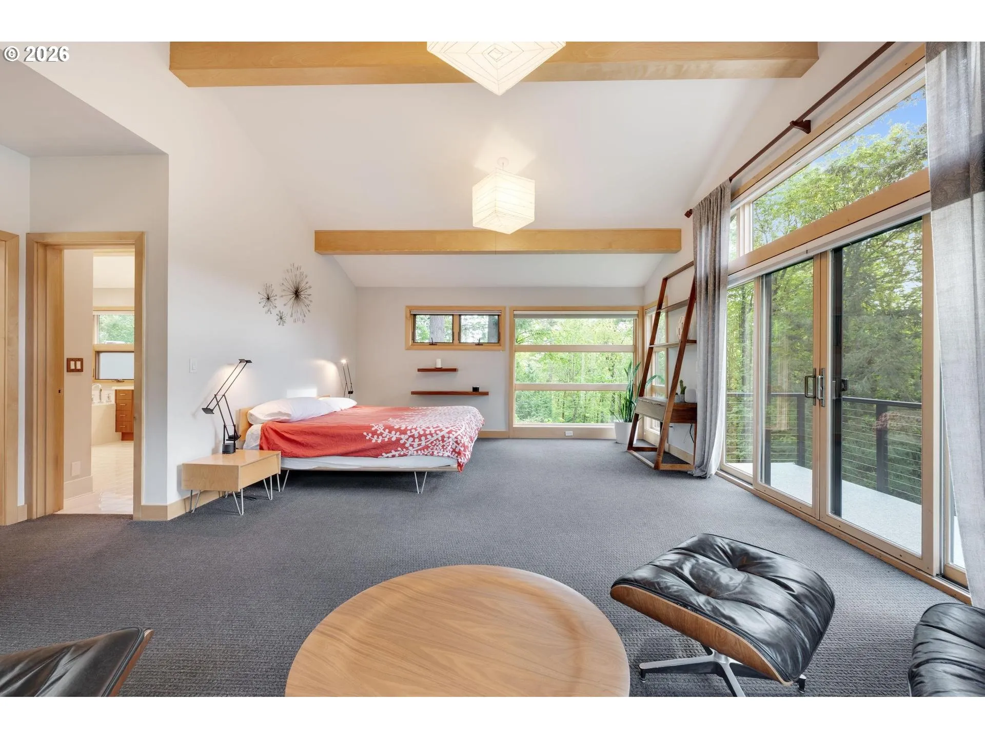 Primary Bedroom-Upper