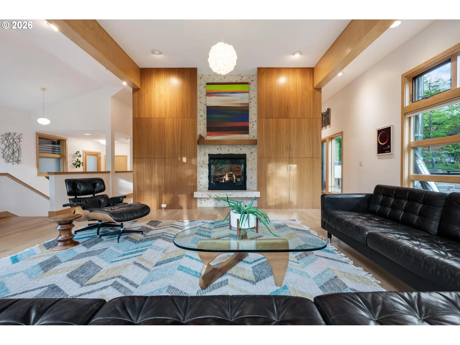 Living Room-Fireplace