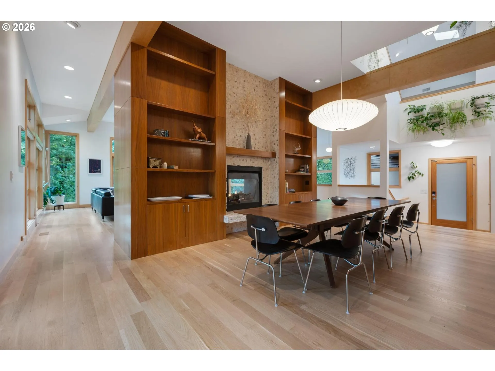 Dining Room-Built-In Cabinets