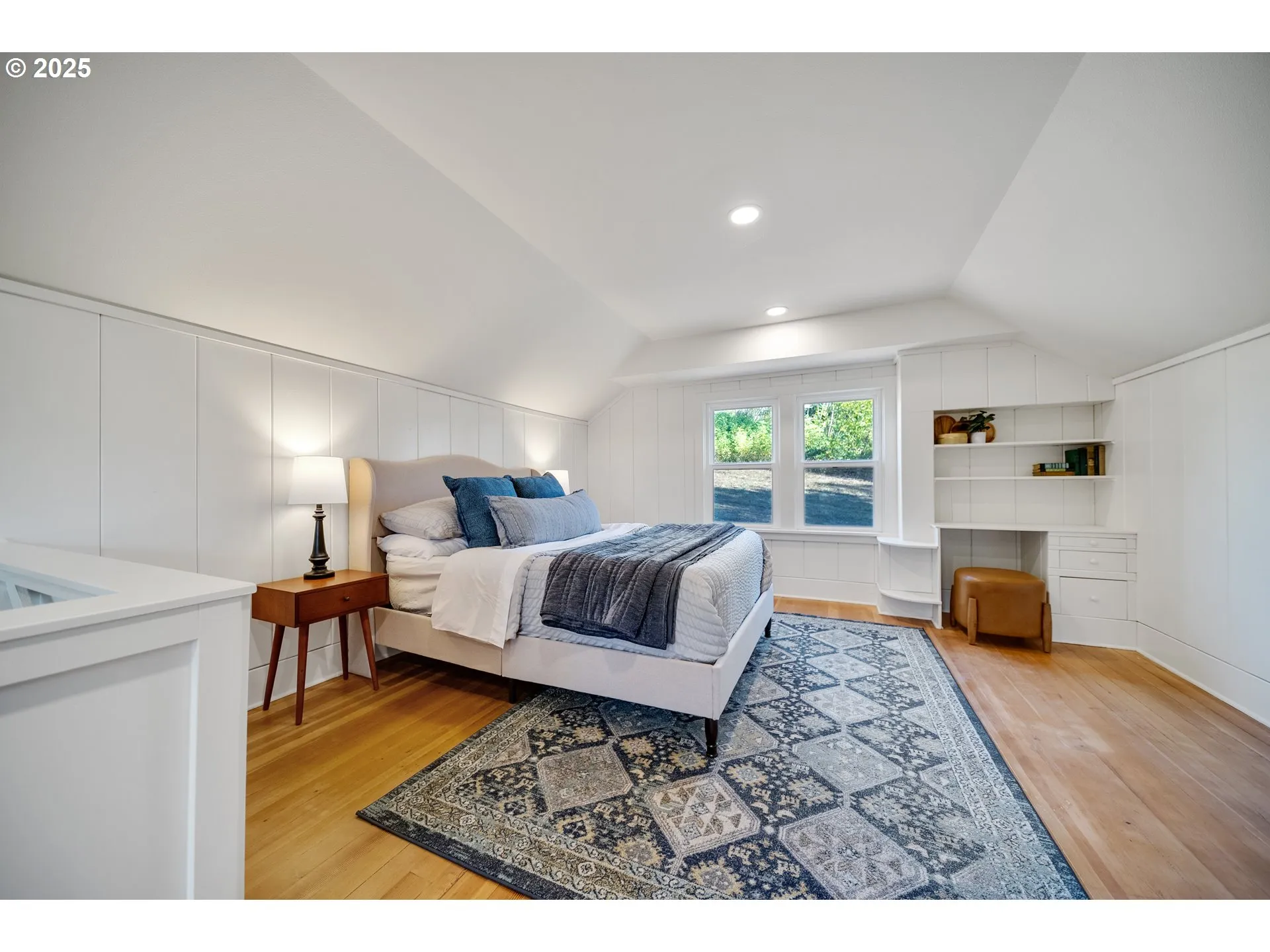 Primary Bedroom-Upper