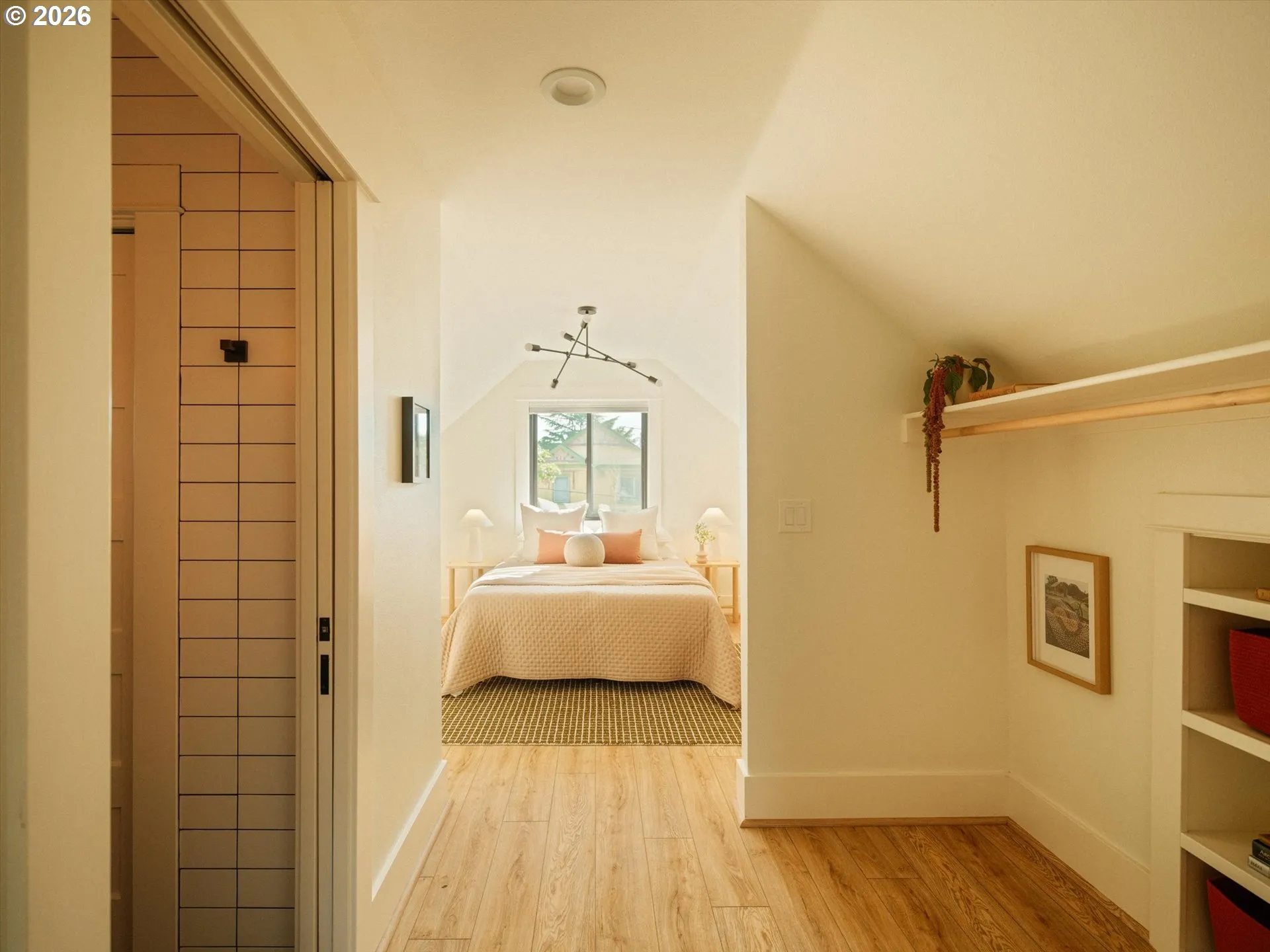 Primary Bedroom-Upper