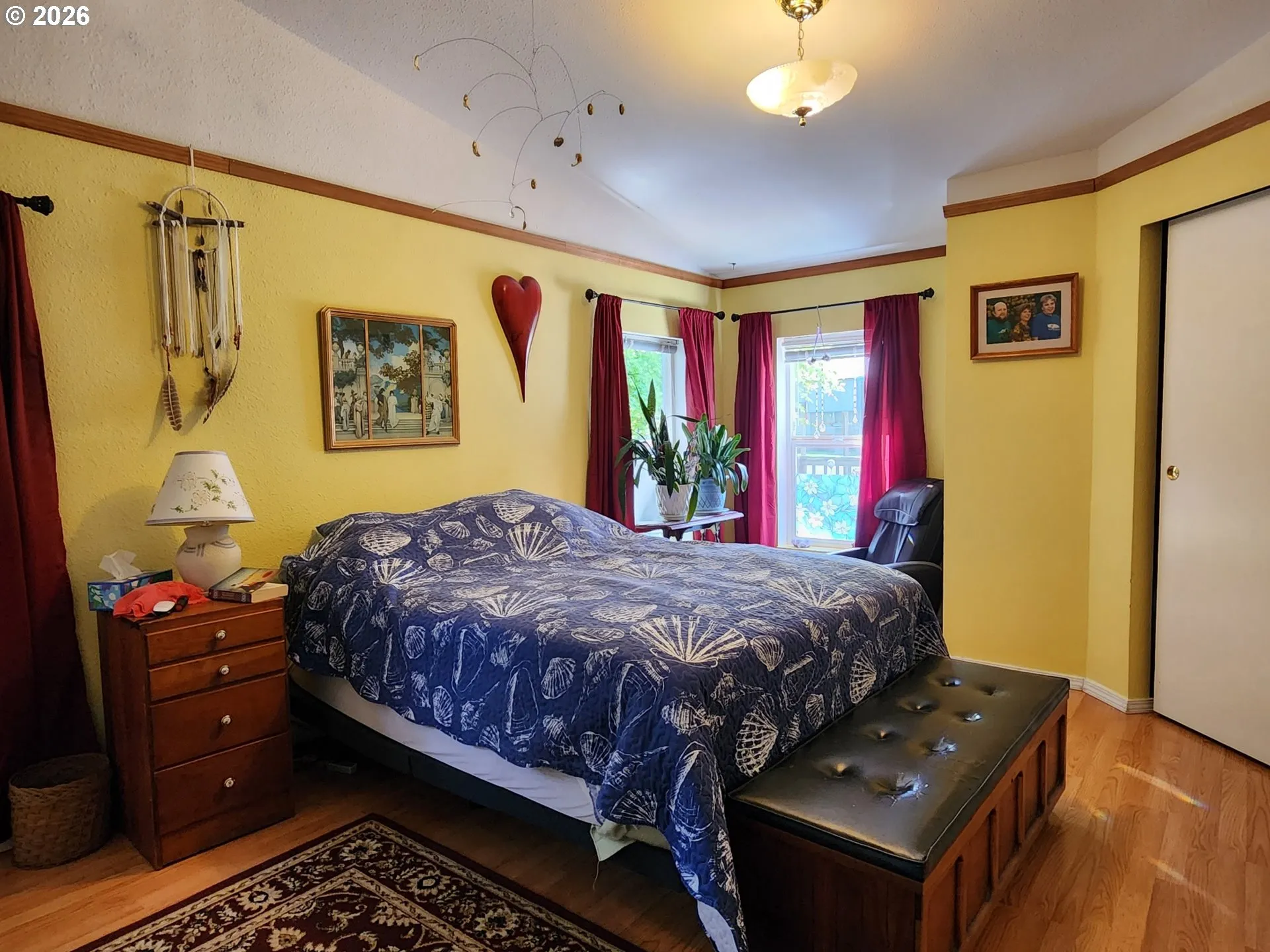 Bedroom, Primary