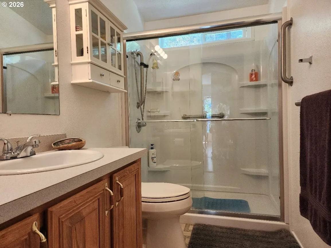 Bathroom-Walk in Shower