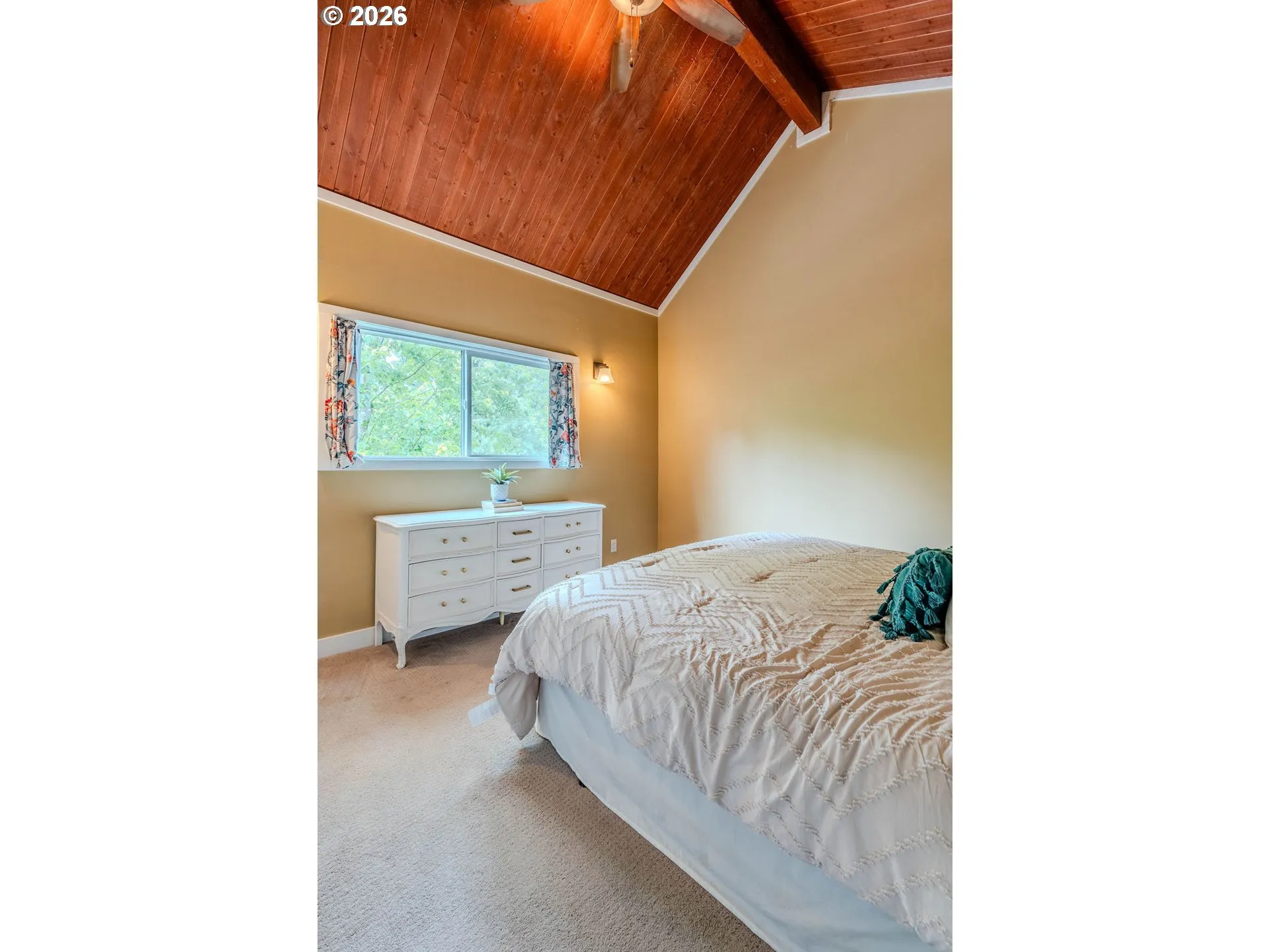 Bedroom, Primary