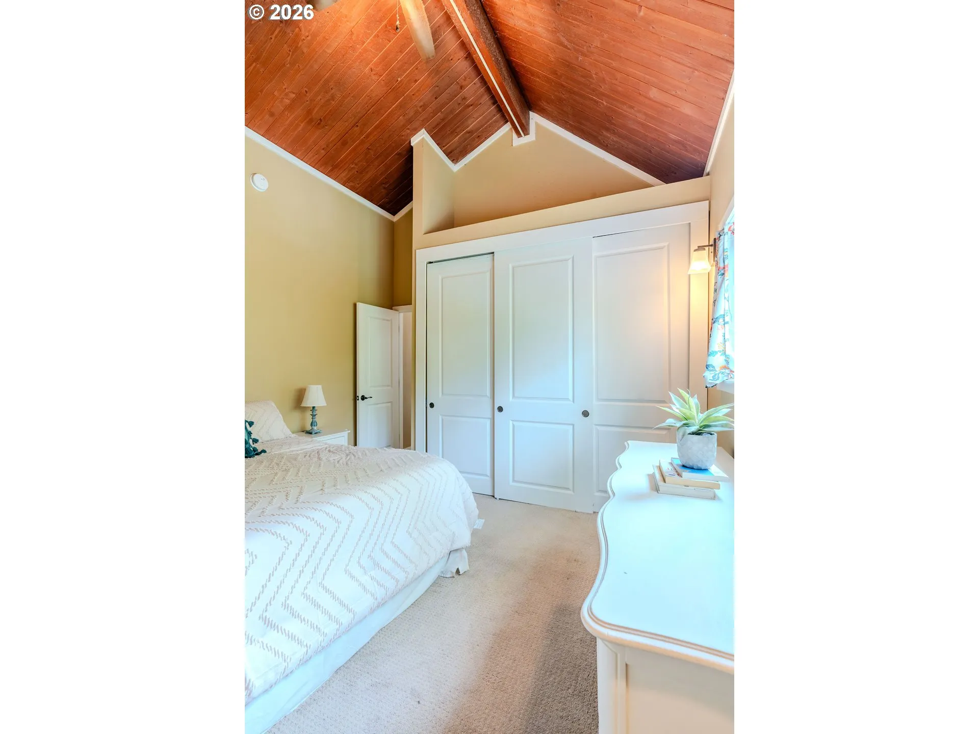 Bedroom, Primary
