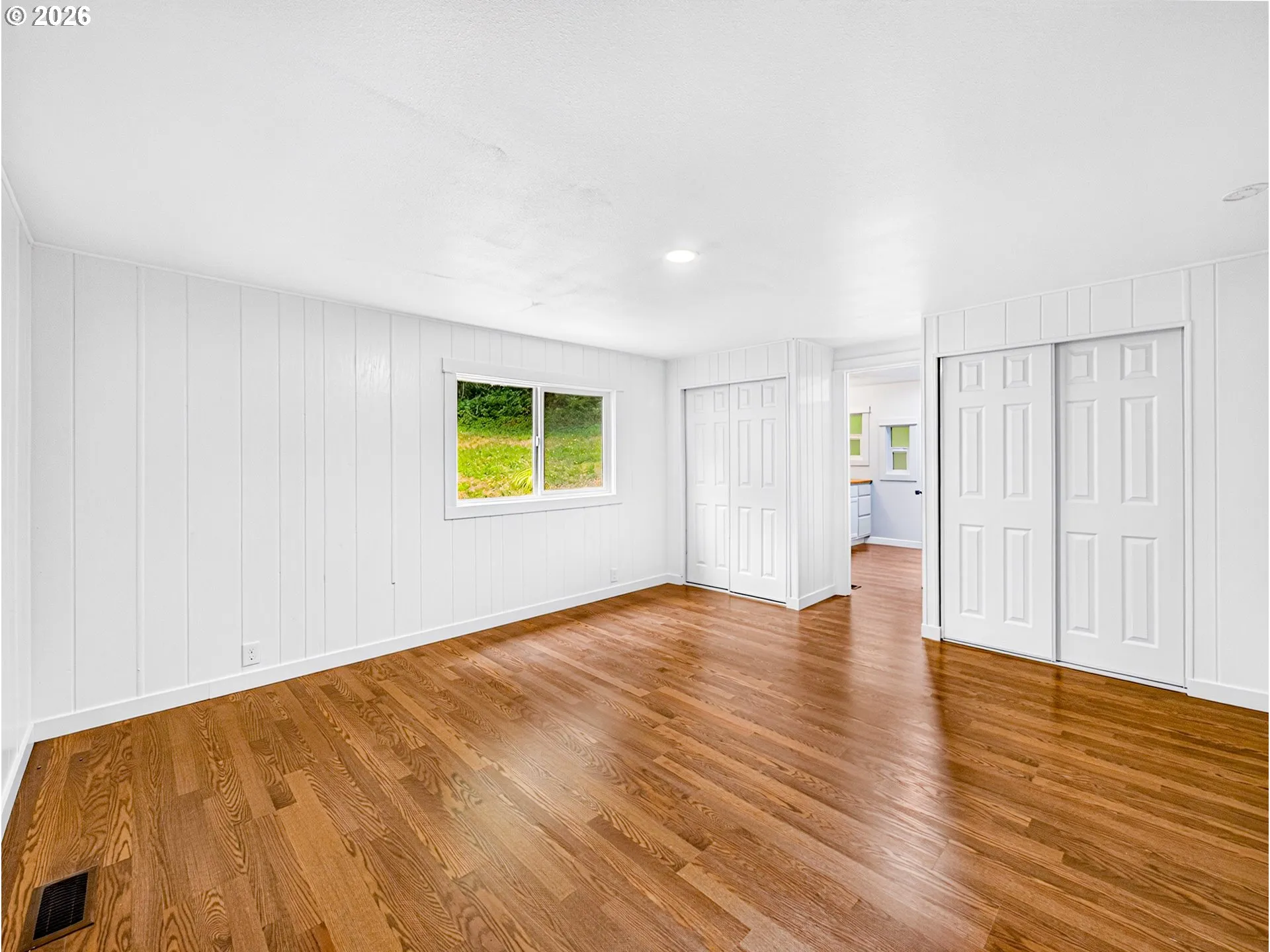 Bedroom, Primary
