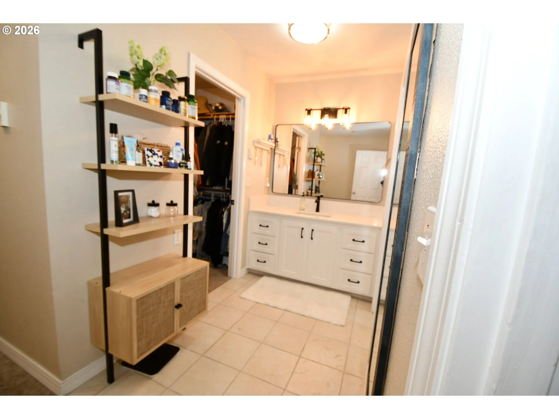 Primary Bedroom-Attached Bathroom