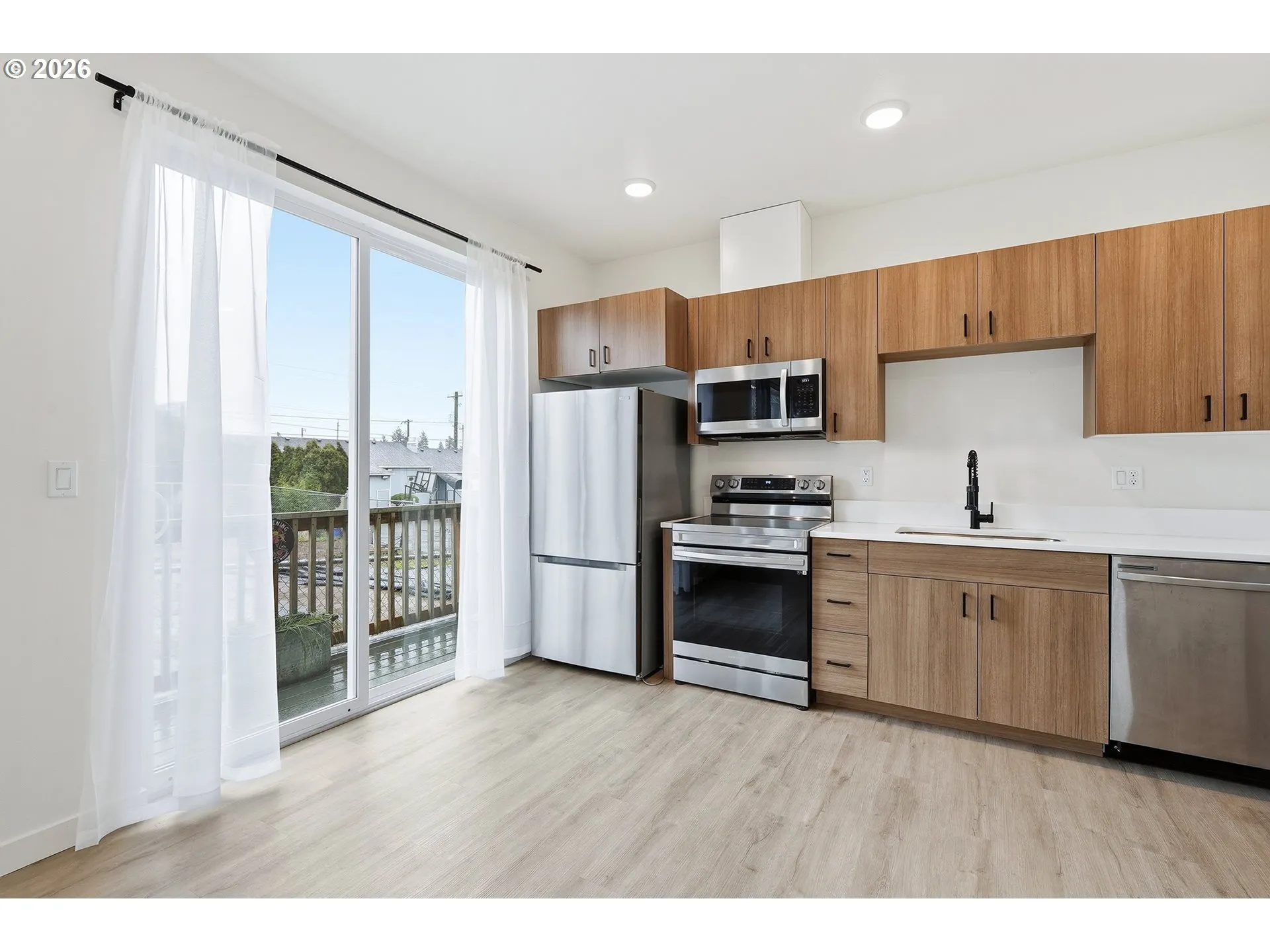 Kitchen-Eating Area