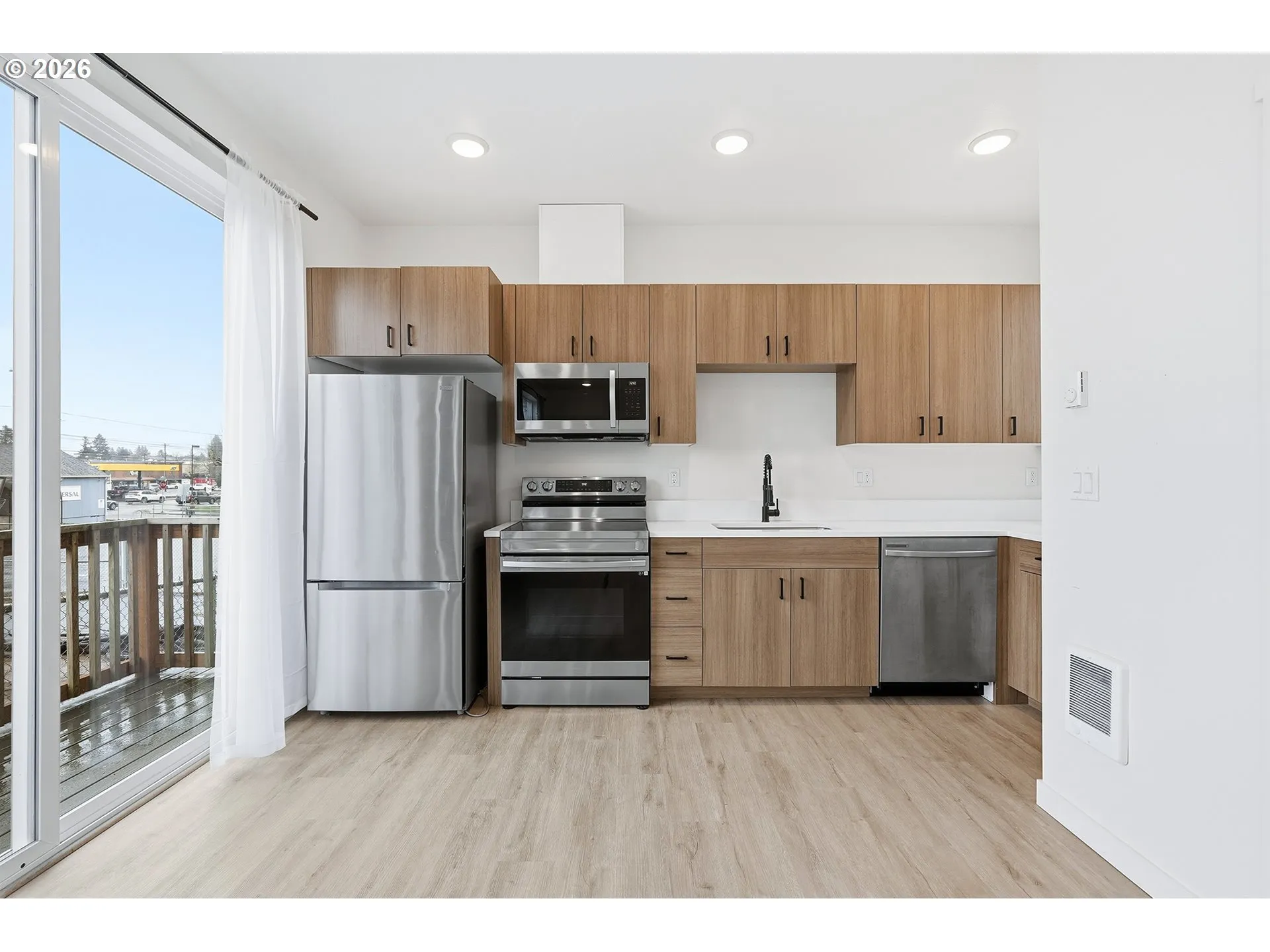 Kitchen-Eating Area