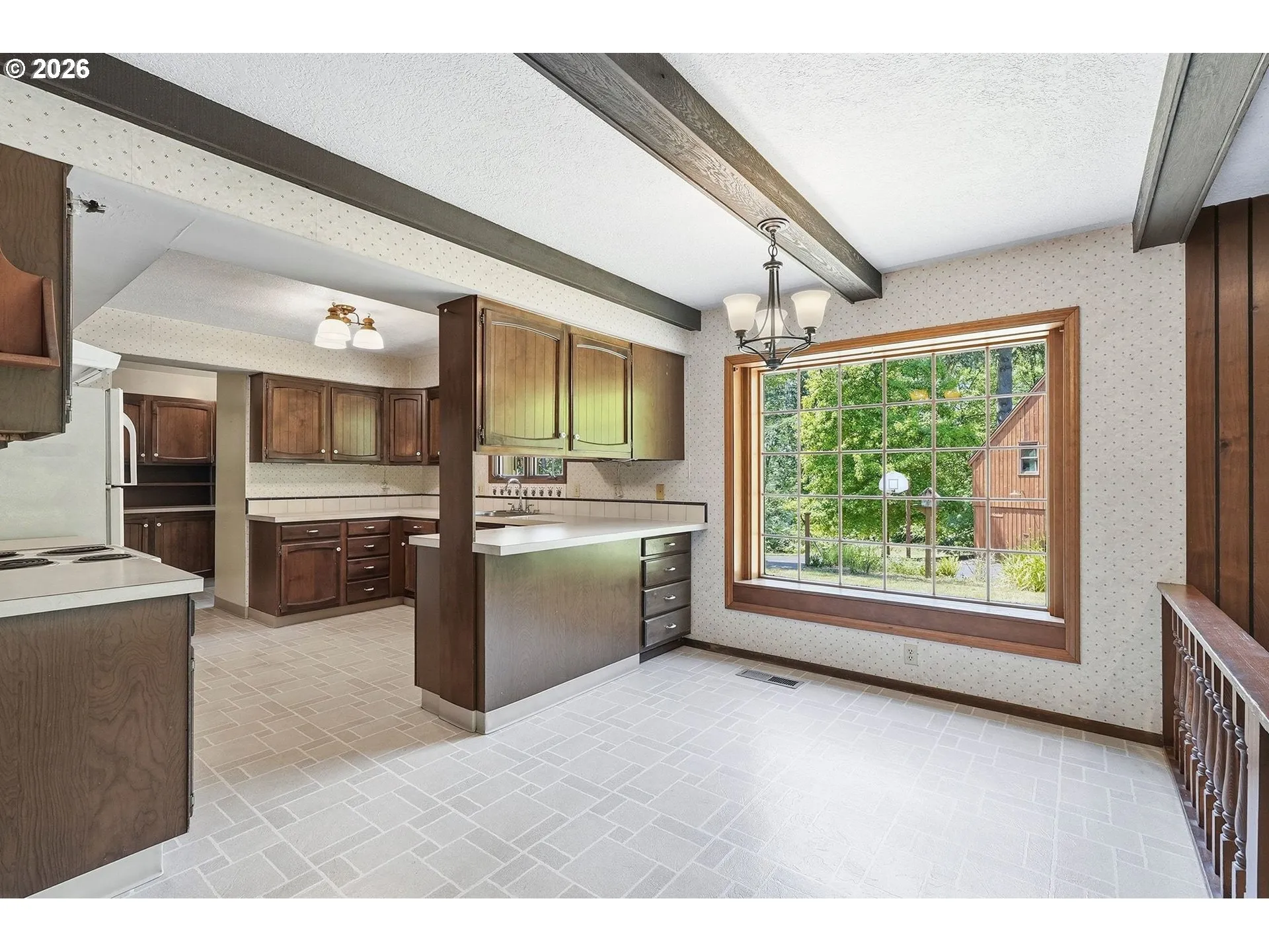 Kitchen/Nook-Eating Area