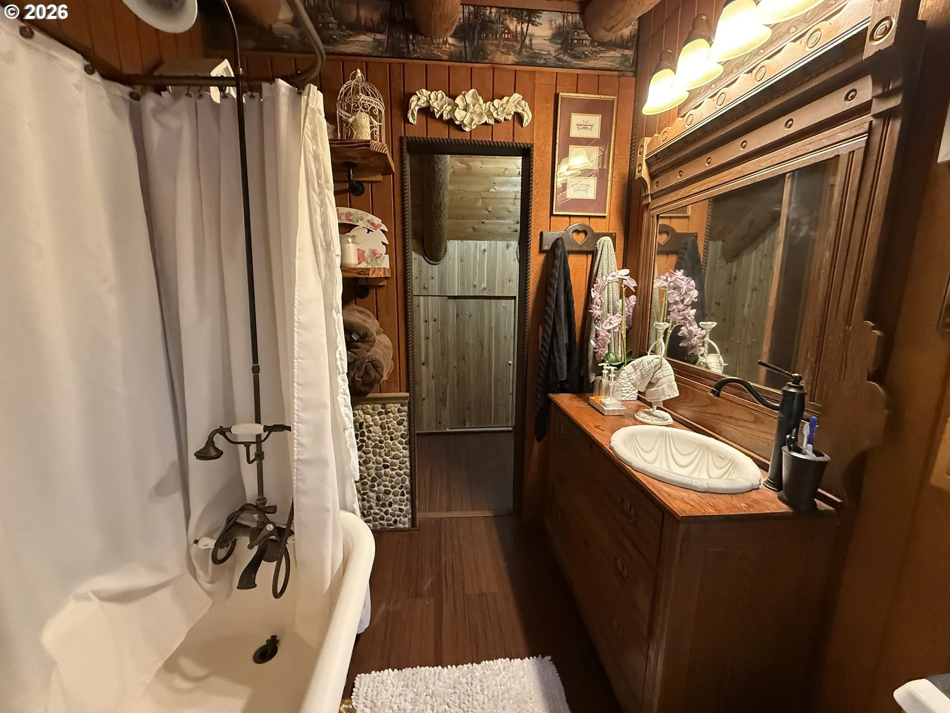 Bathroom-Upper