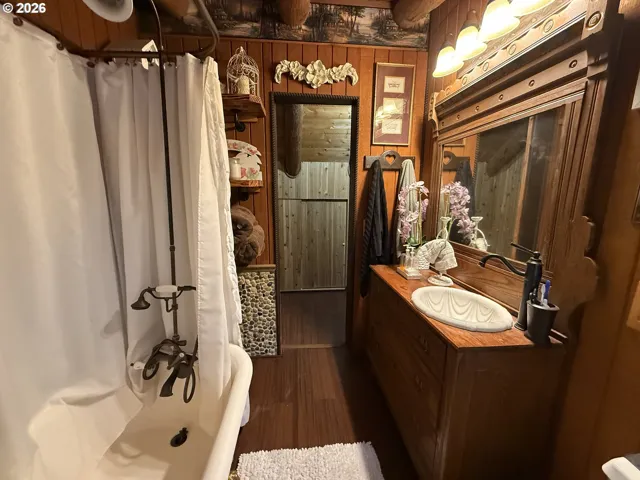 Bathroom-Upper