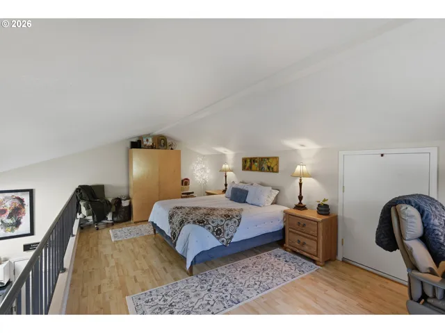 Bedroom, Primary-Upper