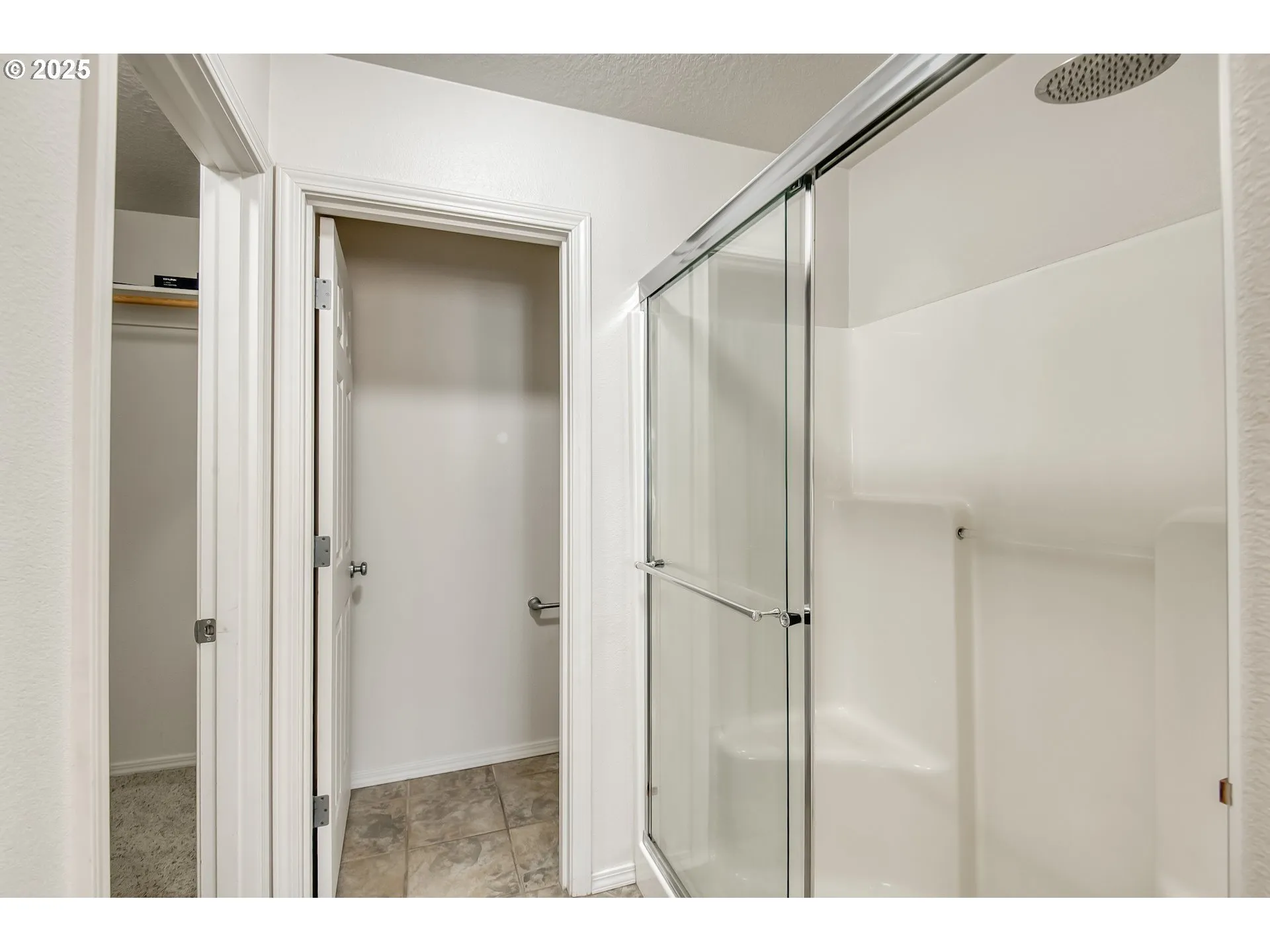 Bathroom-Walk in Shower