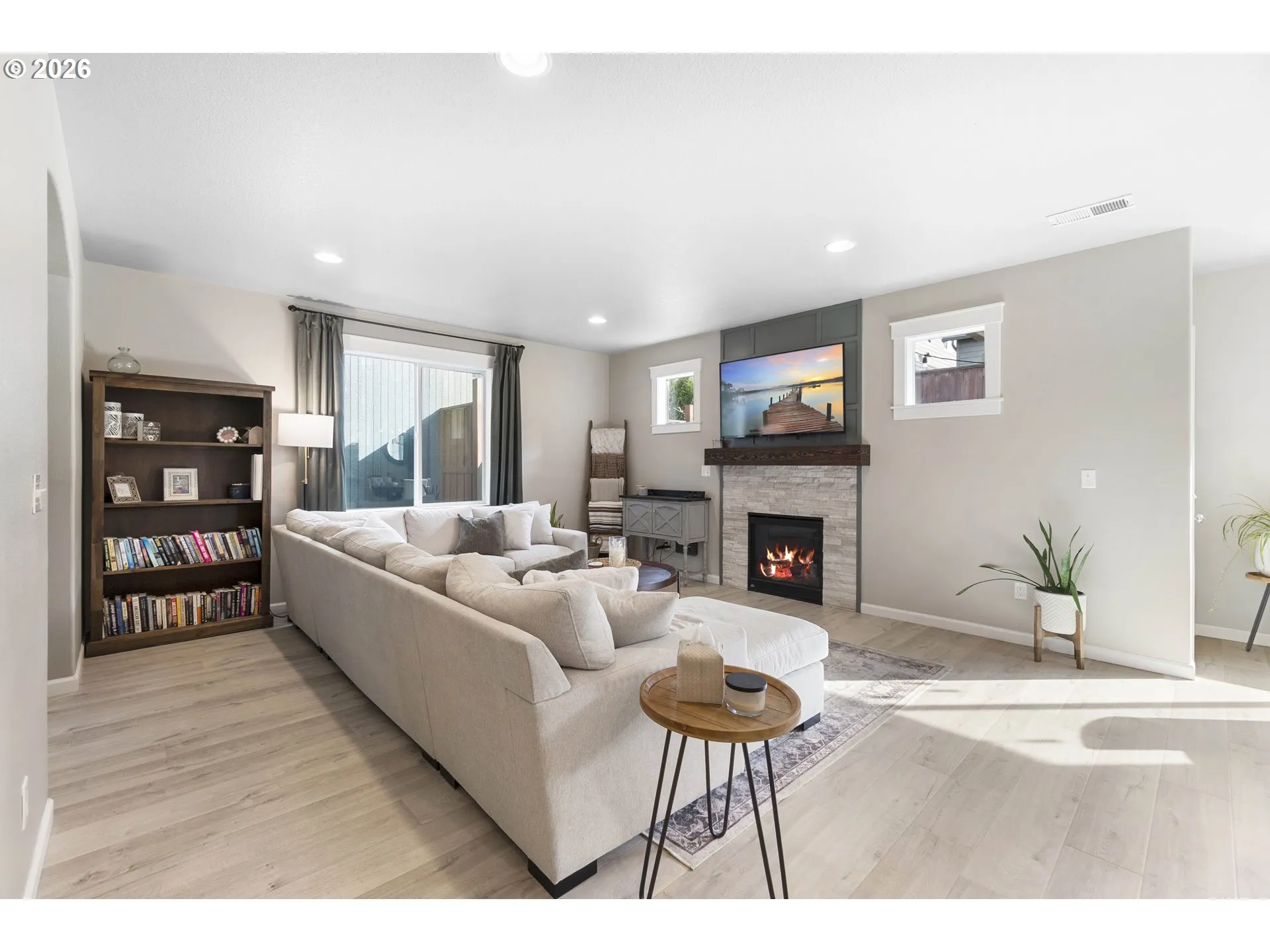 Living Room-Fireplace