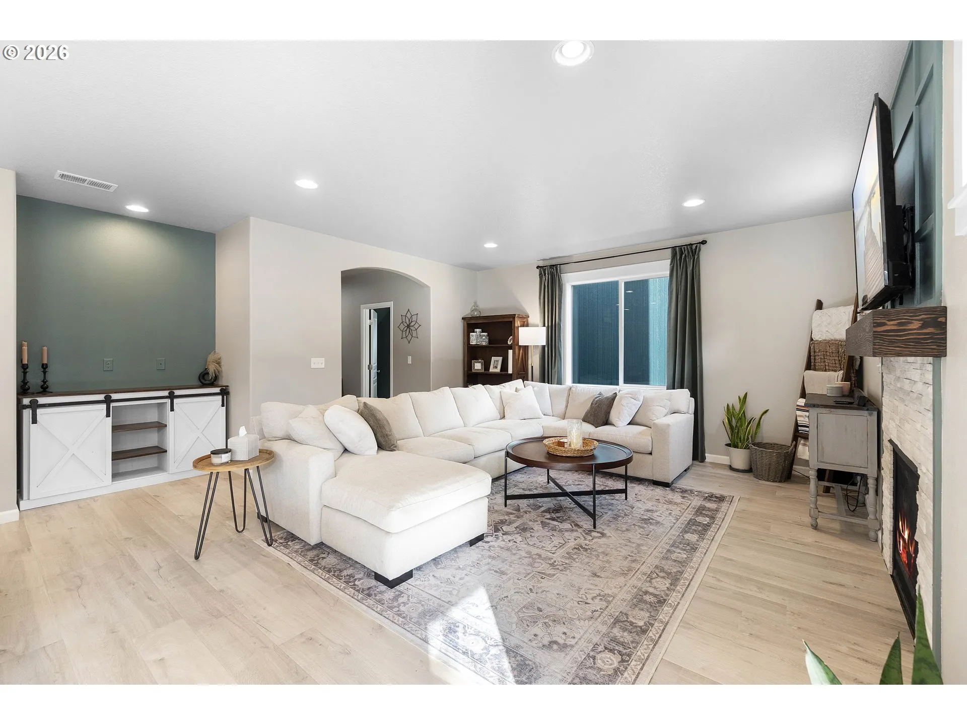 Living Room-Fireplace