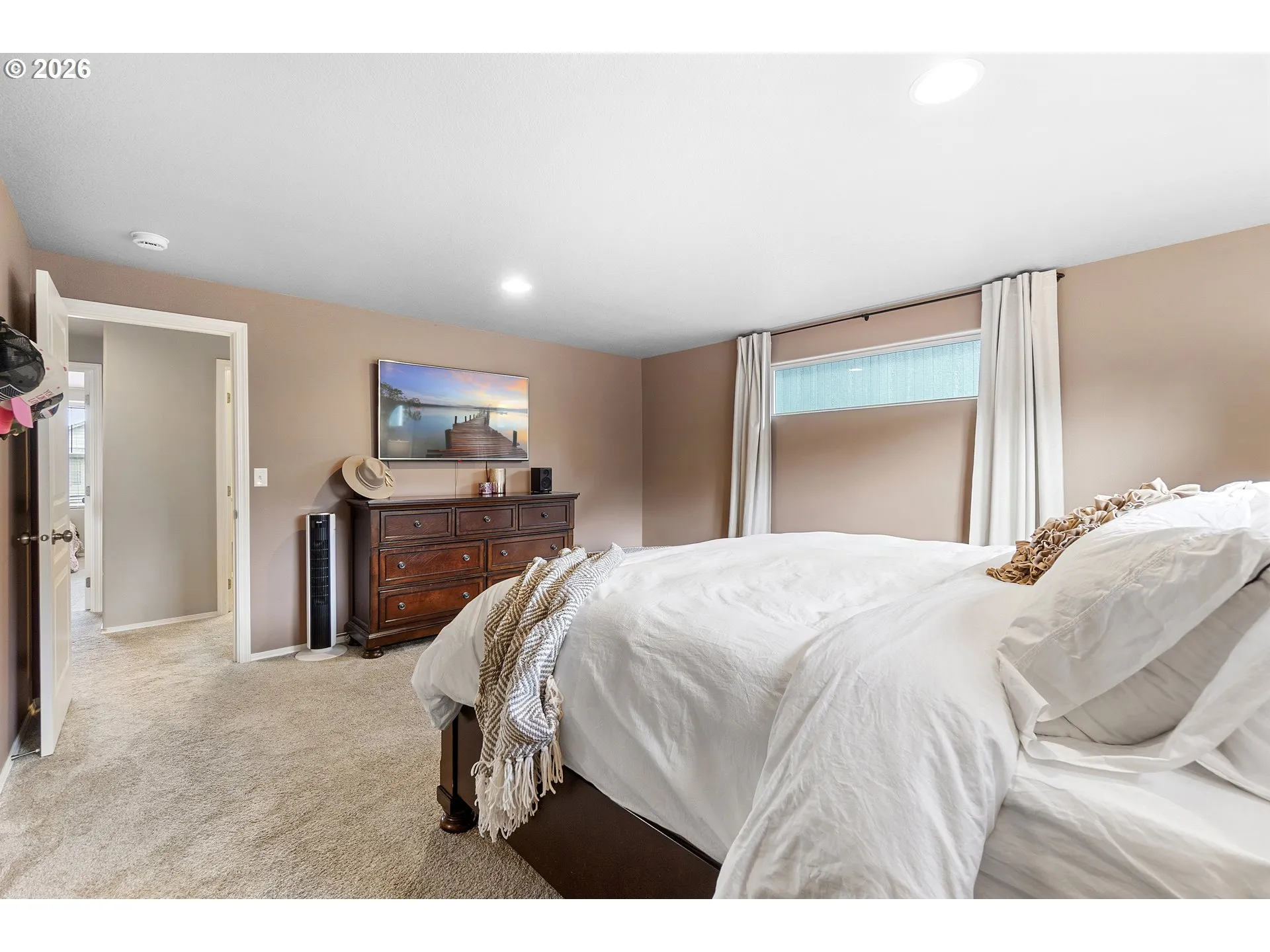 Bedroom, Primary-Upper