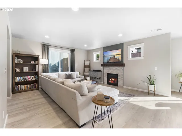 Living Room-Fireplace