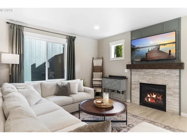 Living Room-Fireplace