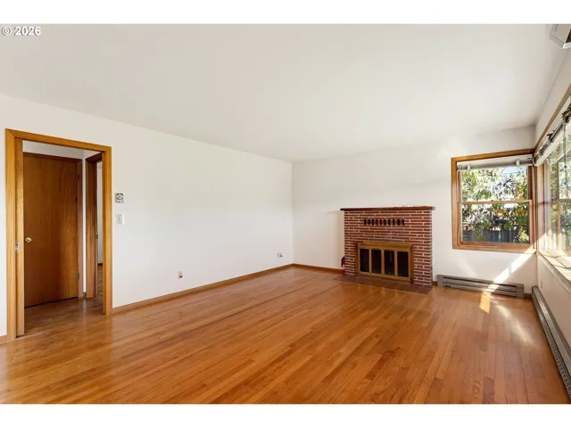 Living Room-Fireplace