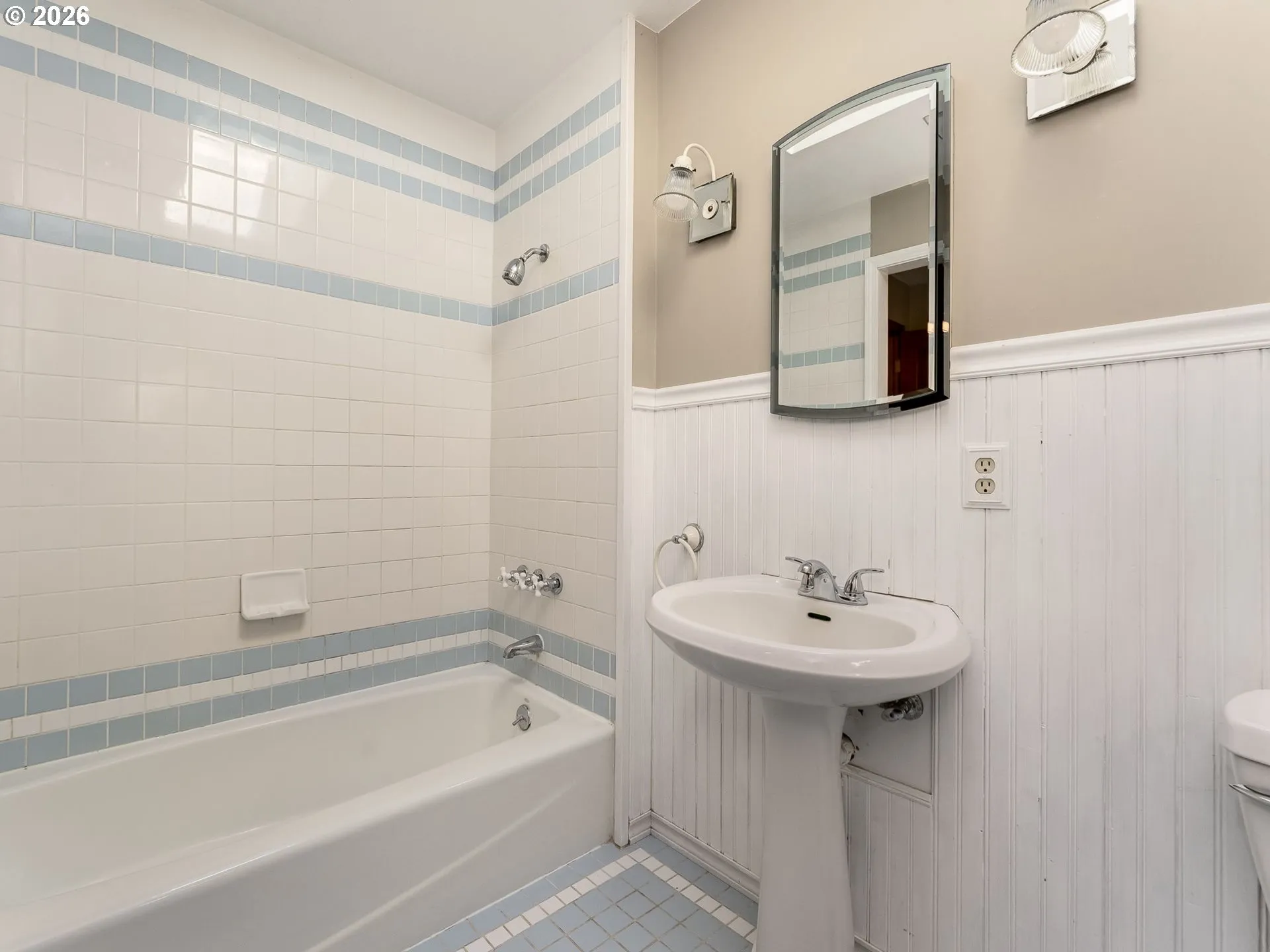 Bathroom-Upper