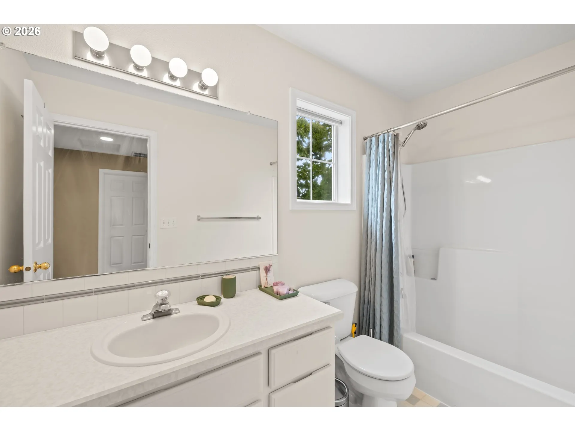 Bathroom-Upper