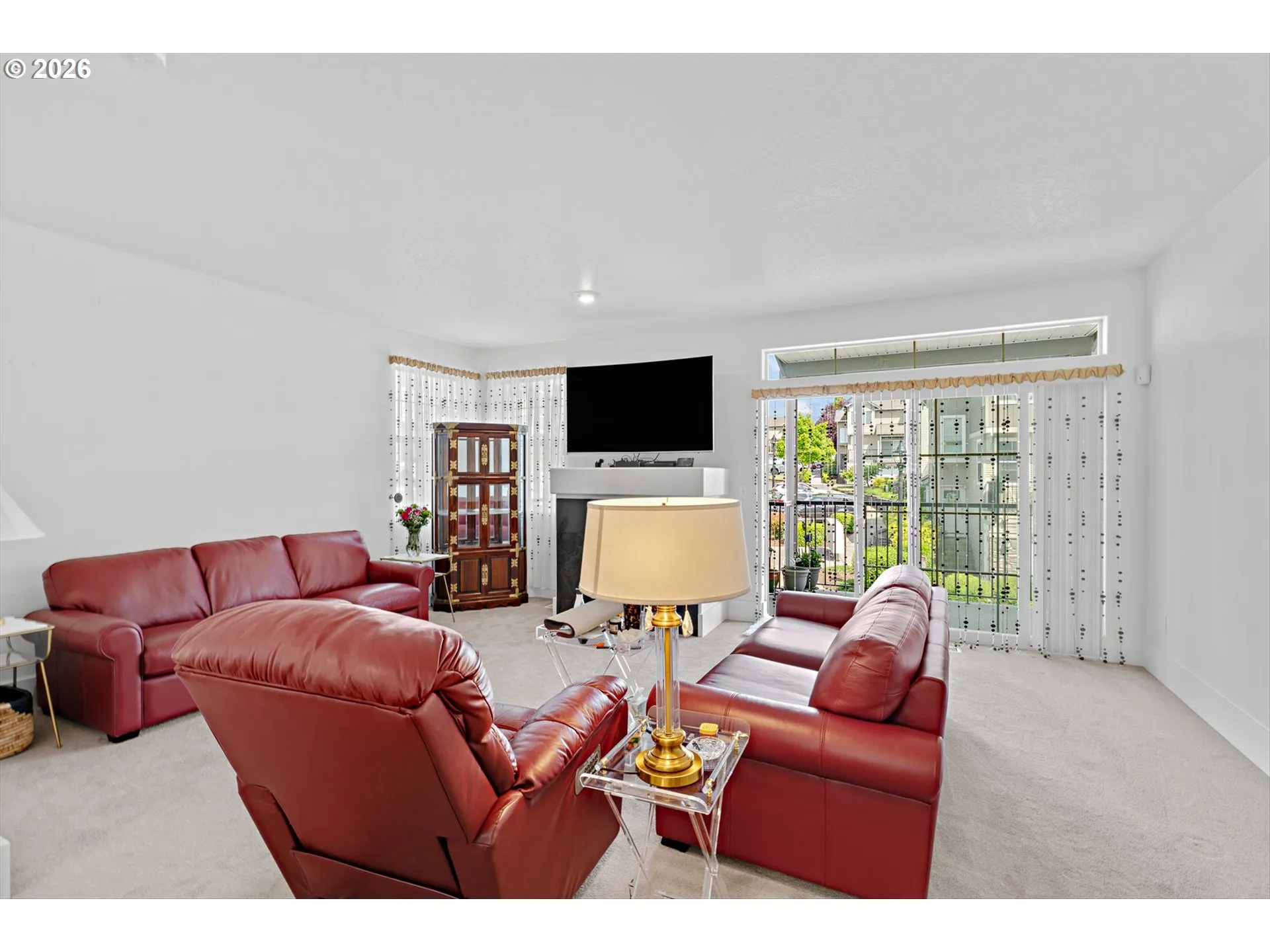 Living Room-Fireplace