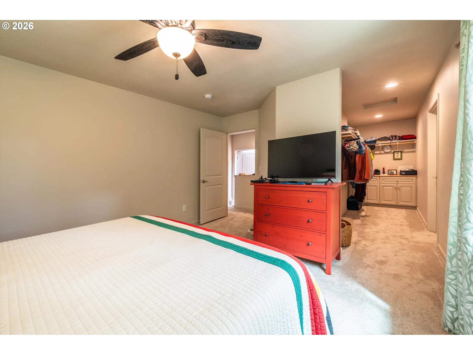 Bedroom, Primary-Upper