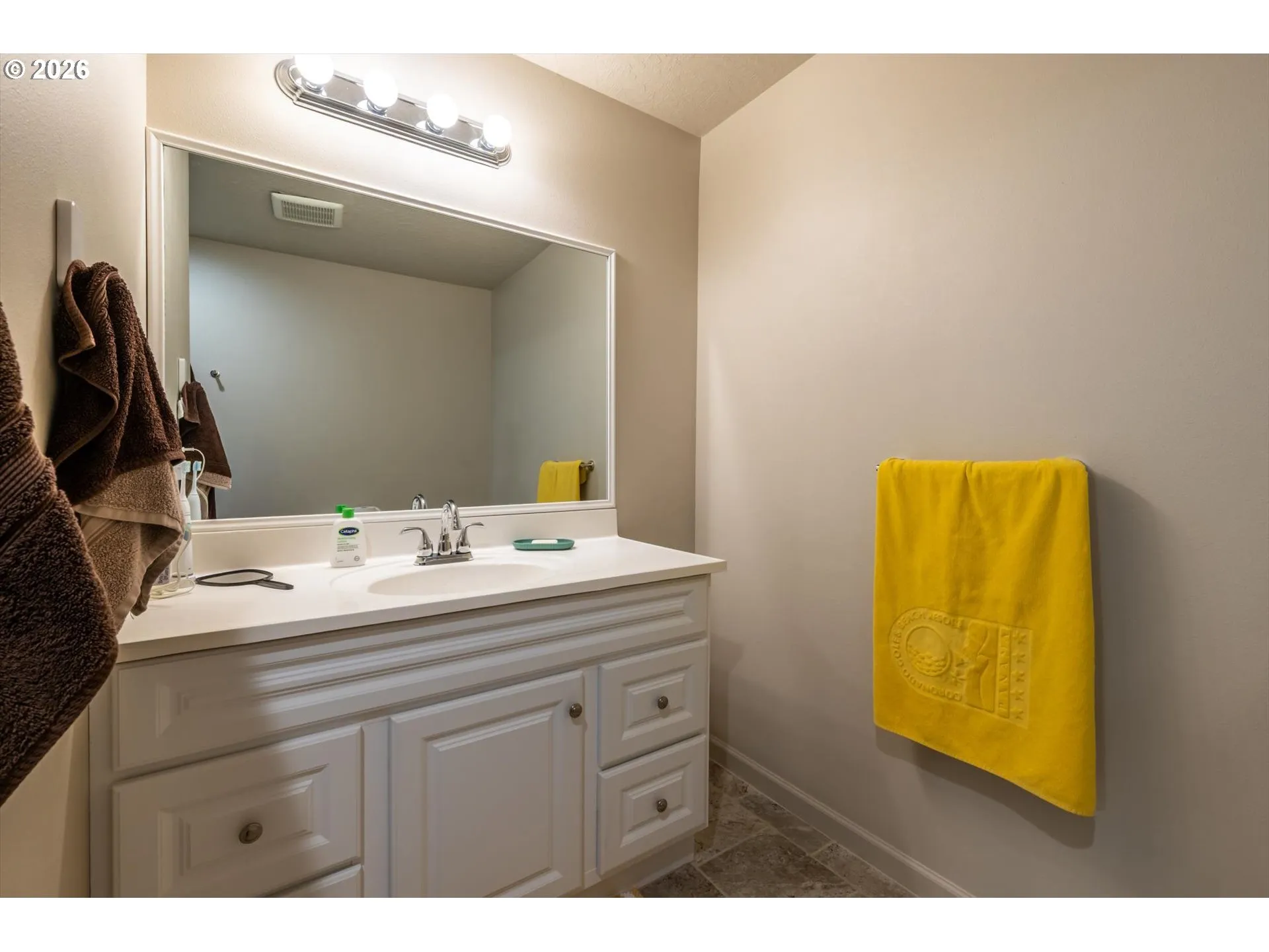 Bathroom, Attached-Upper